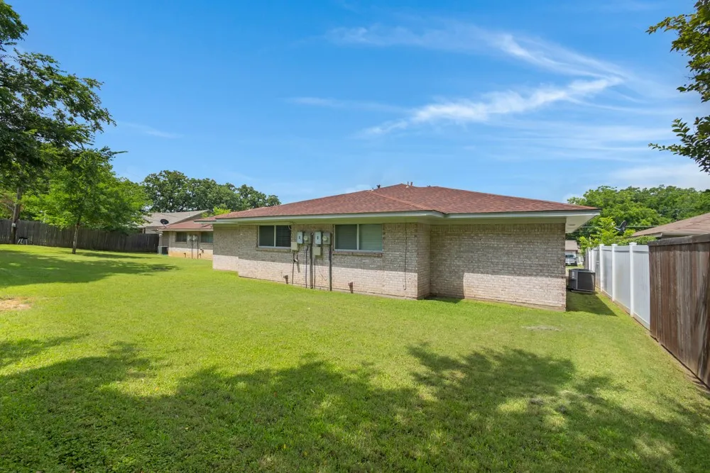 Duplex For Sale in Denton County , 2416-2418 Bolivar Street, Denton, Texas 76201, 4 Bedroom, 2 Bathroom, 4 Garage spaces, 0 Sqft, built in 1971, mls#21292662, Real Estate Agent in Denton, Homes For Sale in Denton county, Homes For Sale in Denton, Realtor in Denton Texas, Real Estate Brokerage Independent Realty Texas, Luminita Cordes Realtor