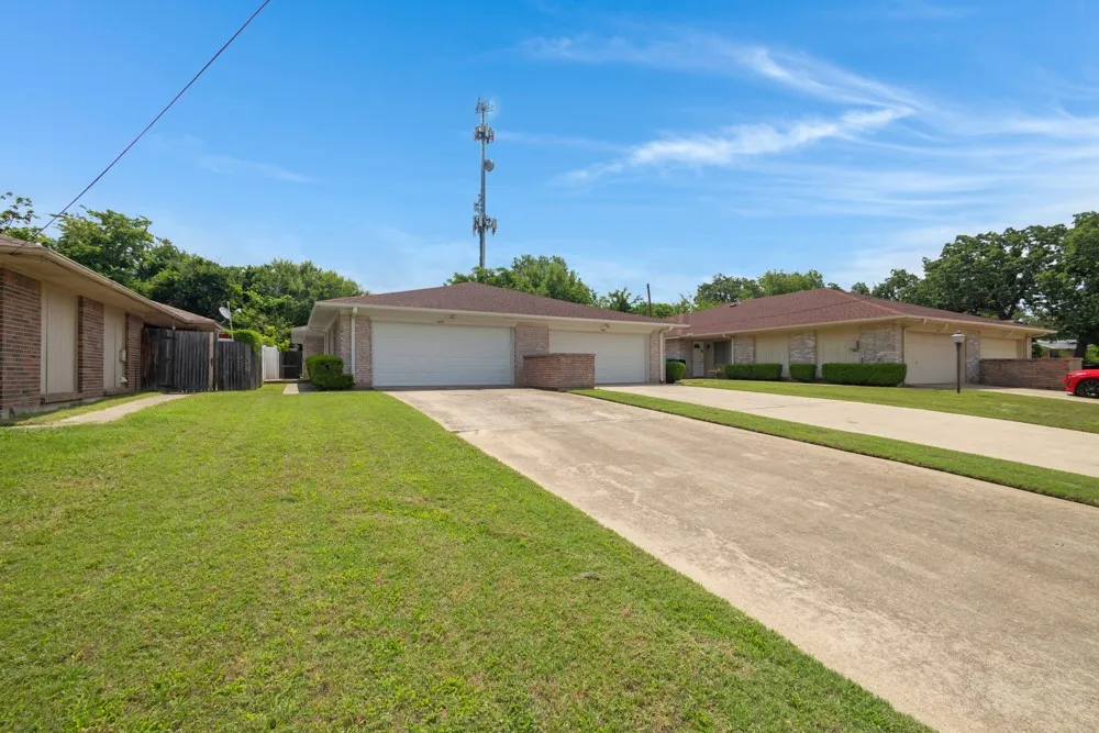 Duplex For Sale in Denton County , 2416-2418 Bolivar Street, Denton, Texas 76201, 4 Bedroom, 2 Bathroom, 4 Garage spaces, 0 Sqft, built in 1971, mls#21292662, Real Estate Agent in Denton, Homes For Sale in Denton county, Homes For Sale in Denton, Realtor in Denton Texas, Real Estate Brokerage Independent Realty Texas, Luminita Cordes Realtor