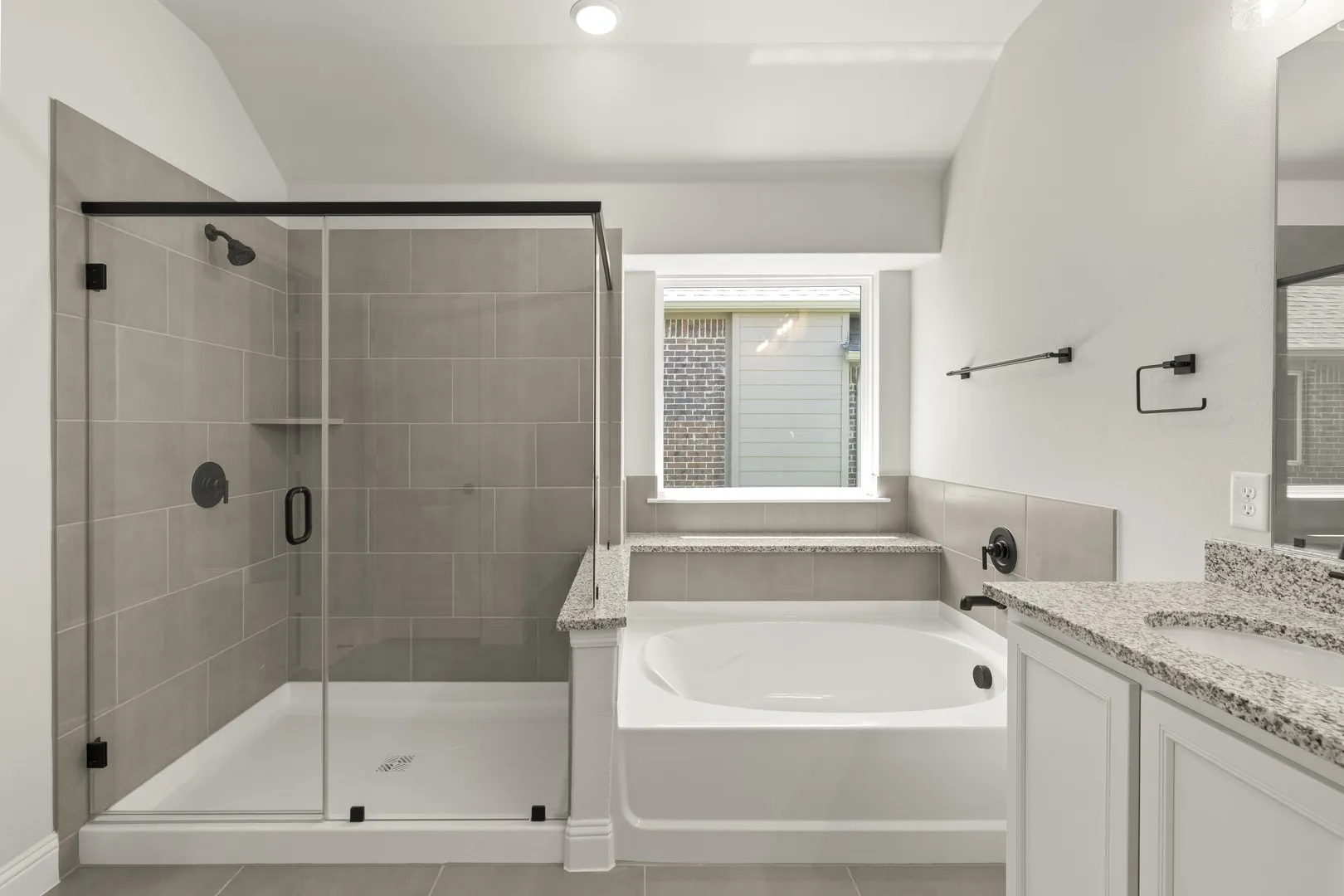 23. 3712 Clearview Ranch - Bath (3)