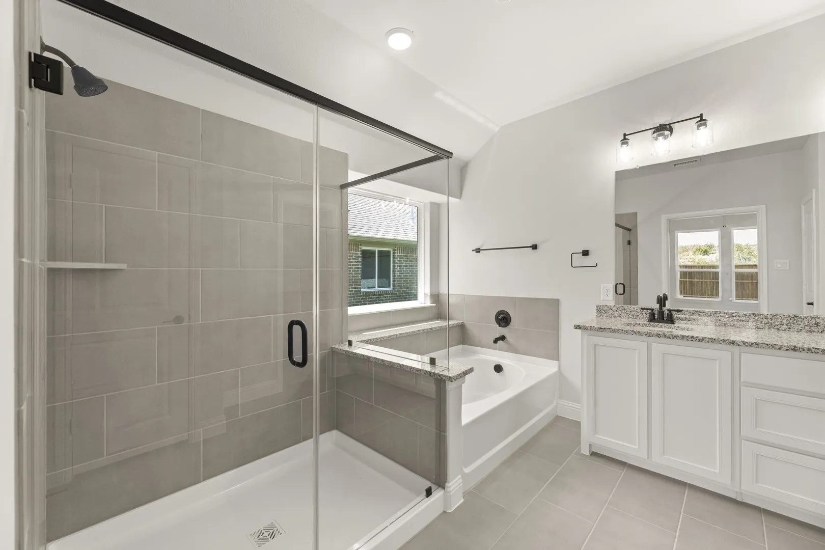 22. 3712 Clearview Ranch - Bath (2)