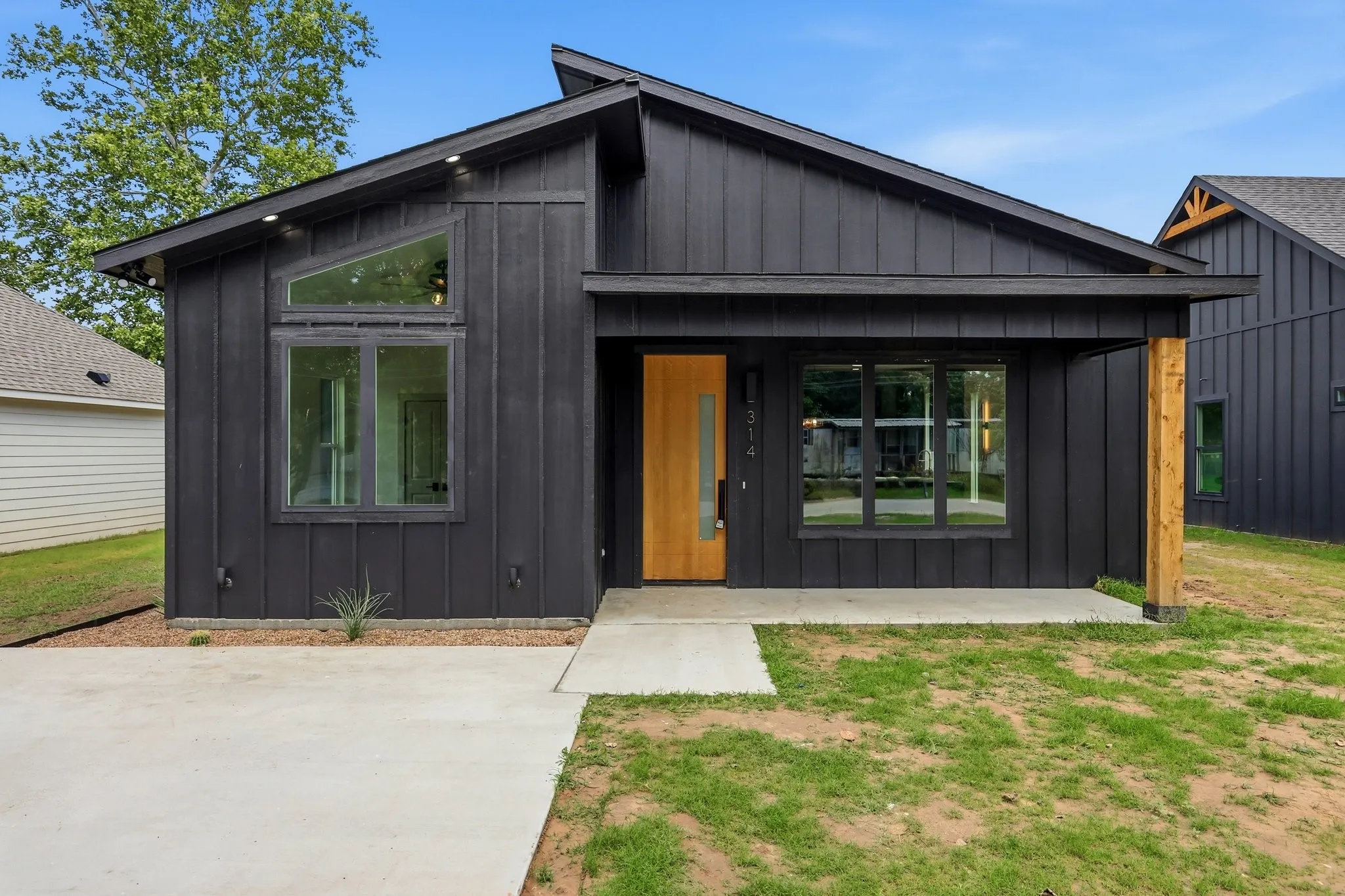 Single Family Residence For Rent in Wise County , 314 W Cobb Street, Bridgeport, Texas 76426, 3 Bedrooms, 2 Bathrooms, Garage spaces, 1,490 Sqft, built in 2026, Price $1,800, mls#21295459, Real Estate Agent in Bridgeport, Homes For Rent in Wise county, Homes For Rent in Bridgeport, Realtor in Bridgeport Texas, Real Estate Brokerage Independent Realty Texas, Luminita Cordes Realtor