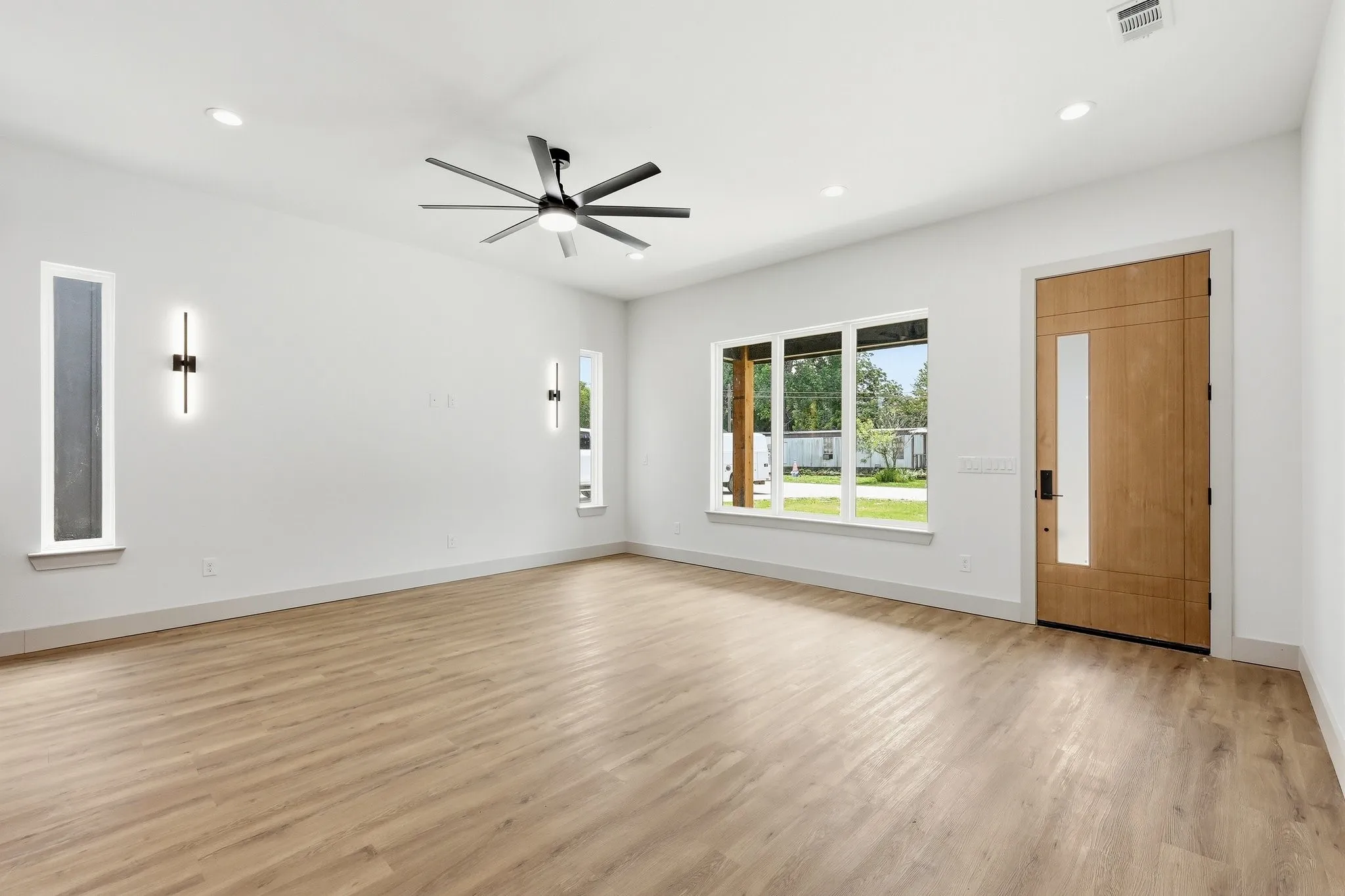 Single Family Residence For Rent in Wise County , 314 W Cobb Street, Bridgeport, Texas 76426, 3 Bedrooms, 2 Bathrooms, Garage spaces, 1,490 Sqft, built in 2026, Price $1,800, mls#21295459, Real Estate Agent in Bridgeport, Homes For Rent in Wise county, Homes For Rent in Bridgeport, Realtor in Bridgeport Texas, Real Estate Brokerage Independent Realty Texas, Luminita Cordes Realtor