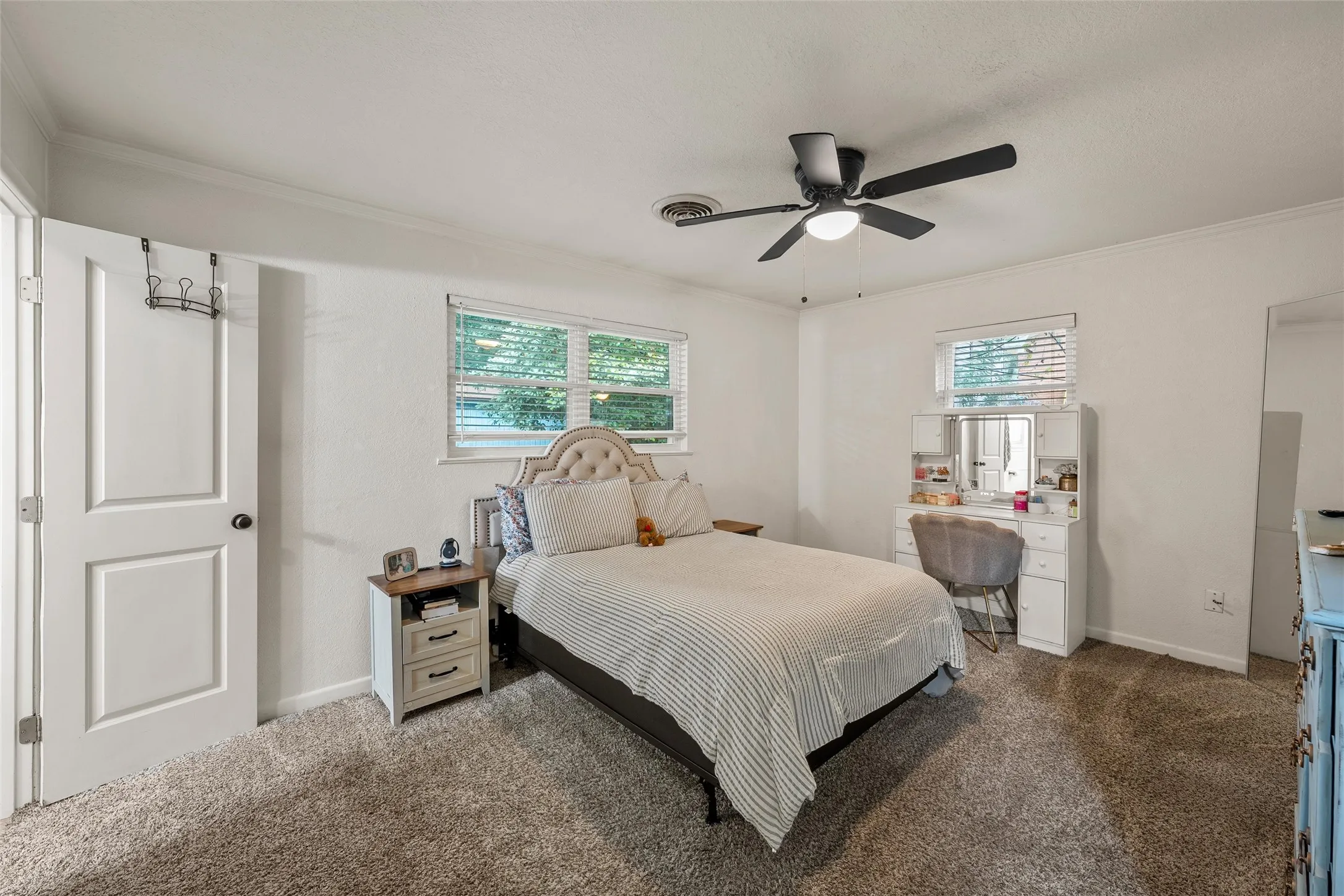 Single Family Residence For Sale in Mc Lennan County , 617 Cardinal Drive, Woodway, Texas 76712, 4 Bedroom, 3 Bathroom, Garage spaces, 2,178 Sqft, built in 1960, mls#21294213, Real Estate Agent in Woodway, Homes For Sale in Mc Lennan county, Homes For Sale in Woodway, Realtor in Woodway Texas, Real Estate Brokerage Independent Realty Texas, Luminita Cordes Realtor