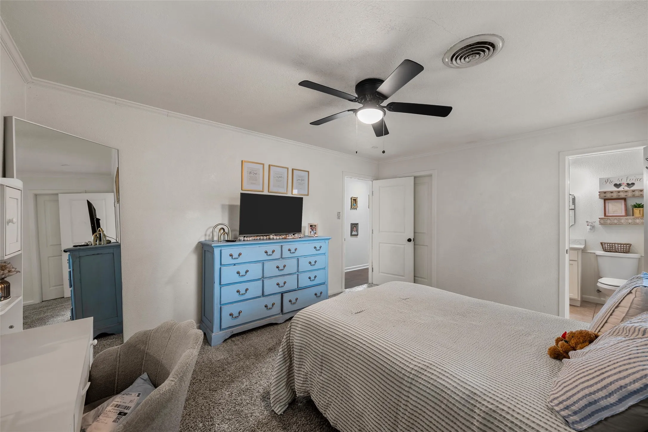 Single Family Residence For Sale in Mc Lennan County , 617 Cardinal Drive, Woodway, Texas 76712, 4 Bedroom, 3 Bathroom, Garage spaces, 2,178 Sqft, built in 1960, mls#21294213, Real Estate Agent in Woodway, Homes For Sale in Mc Lennan county, Homes For Sale in Woodway, Realtor in Woodway Texas, Real Estate Brokerage Independent Realty Texas, Luminita Cordes Realtor
