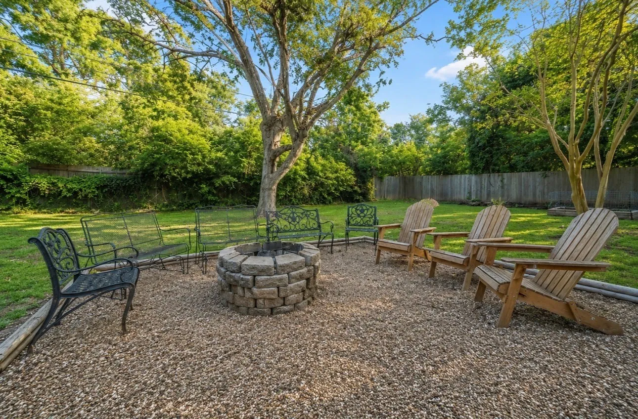 Single Family Residence For Sale in Mc Lennan County , 617 Cardinal Drive, Woodway, Texas 76712, 4 Bedroom, 3 Bathroom, Garage spaces, 2,178 Sqft, built in 1960, mls#21294213, Real Estate Agent in Woodway, Homes For Sale in Mc Lennan county, Homes For Sale in Woodway, Realtor in Woodway Texas, Real Estate Brokerage Independent Realty Texas, Luminita Cordes Realtor