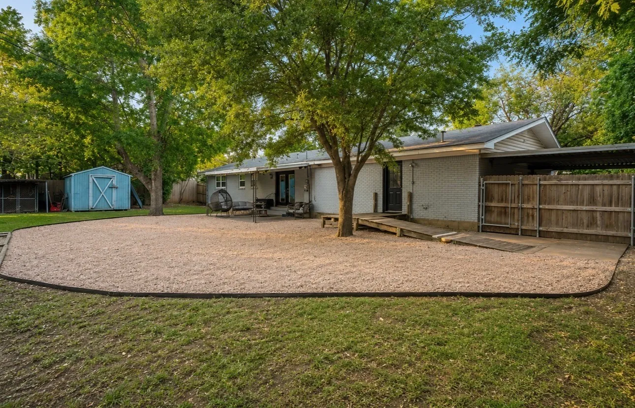 Single Family Residence For Sale in Mc Lennan County , 617 Cardinal Drive, Woodway, Texas 76712, 4 Bedroom, 3 Bathroom, Garage spaces, 2,178 Sqft, built in 1960, mls#21294213, Real Estate Agent in Woodway, Homes For Sale in Mc Lennan county, Homes For Sale in Woodway, Realtor in Woodway Texas, Real Estate Brokerage Independent Realty Texas, Luminita Cordes Realtor