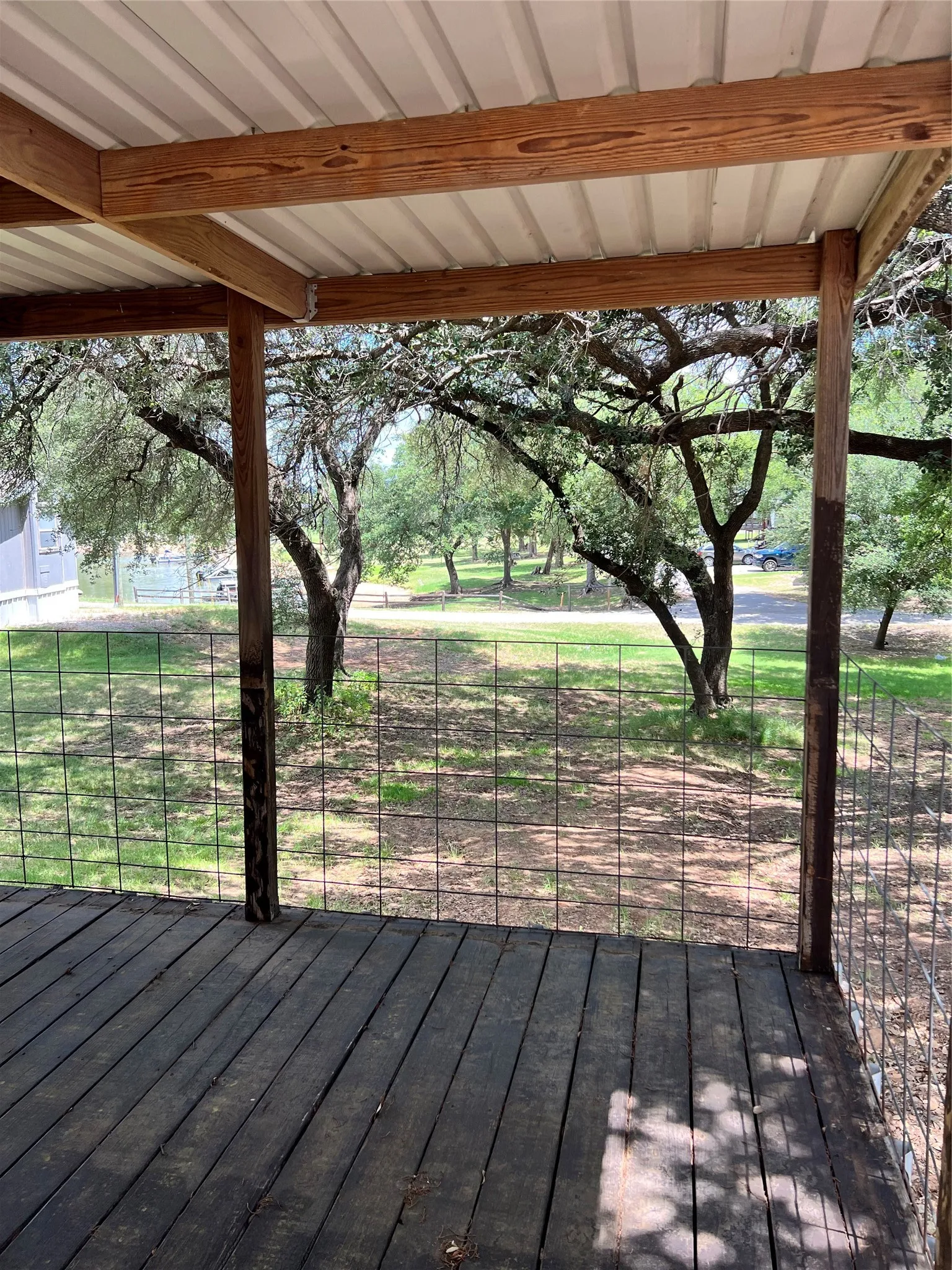 Manufactured Home For Sale in Palo Pinto County , 2334 Sanbar Road 46, Possum Kingdom Lake, Texas 76449, 3 Bedroom, 2 Bathroom, Garage spaces, 980 Sqft, built in 1983, mls#21295637, Real Estate Agent in Possum Kingdom Lake, Homes For Sale in Palo Pinto county, Homes For Sale in Possum Kingdom Lake, Realtor in Possum Kingdom Lake Texas, Real Estate Brokerage Independent Realty Texas, Luminita Cordes Realtor