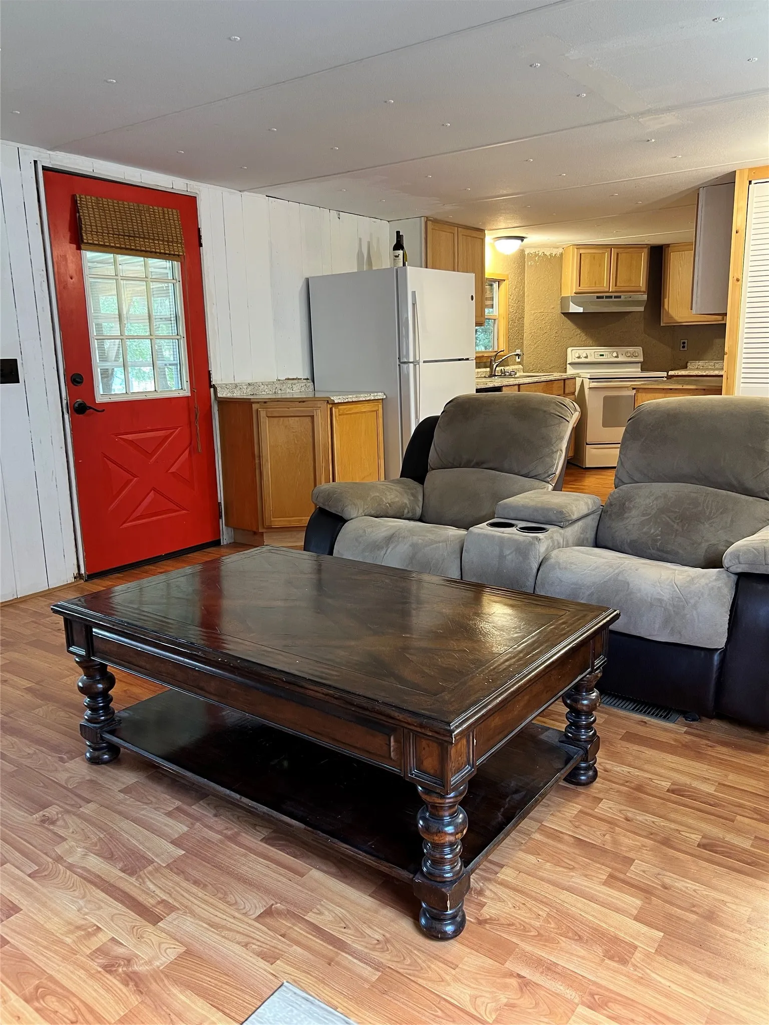 Manufactured Home For Sale in Palo Pinto County , 2334 Sanbar Road 46, Possum Kingdom Lake, Texas 76449, 3 Bedroom, 2 Bathroom, Garage spaces, 980 Sqft, built in 1983, mls#21295637, Real Estate Agent in Possum Kingdom Lake, Homes For Sale in Palo Pinto county, Homes For Sale in Possum Kingdom Lake, Realtor in Possum Kingdom Lake Texas, Real Estate Brokerage Independent Realty Texas, Luminita Cordes Realtor