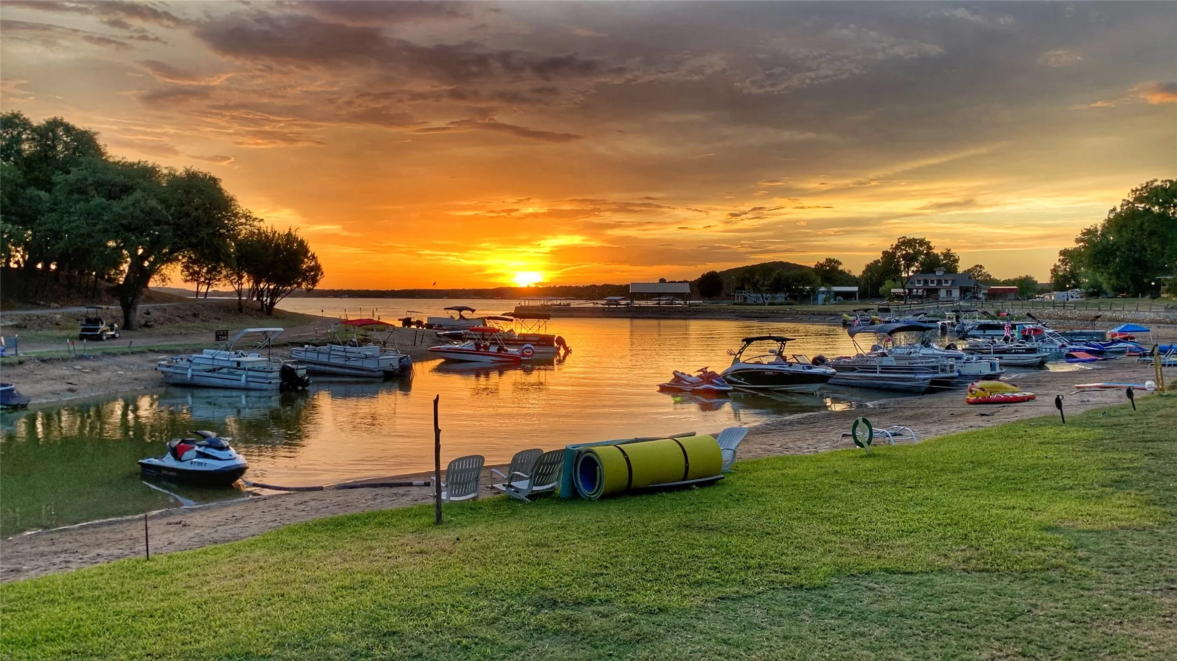 Manufactured Home For Sale in Palo Pinto County , 2334 Sanbar Road 46, Possum Kingdom Lake, Texas 76449, 3 Bedroom, 2 Bathroom, Garage spaces, 980 Sqft, built in 1983, mls#21295637, Real Estate Agent in Possum Kingdom Lake, Homes For Sale in Palo Pinto county, Homes For Sale in Possum Kingdom Lake, Realtor in Possum Kingdom Lake Texas, Real Estate Brokerage Independent Realty Texas, Luminita Cordes Realtor