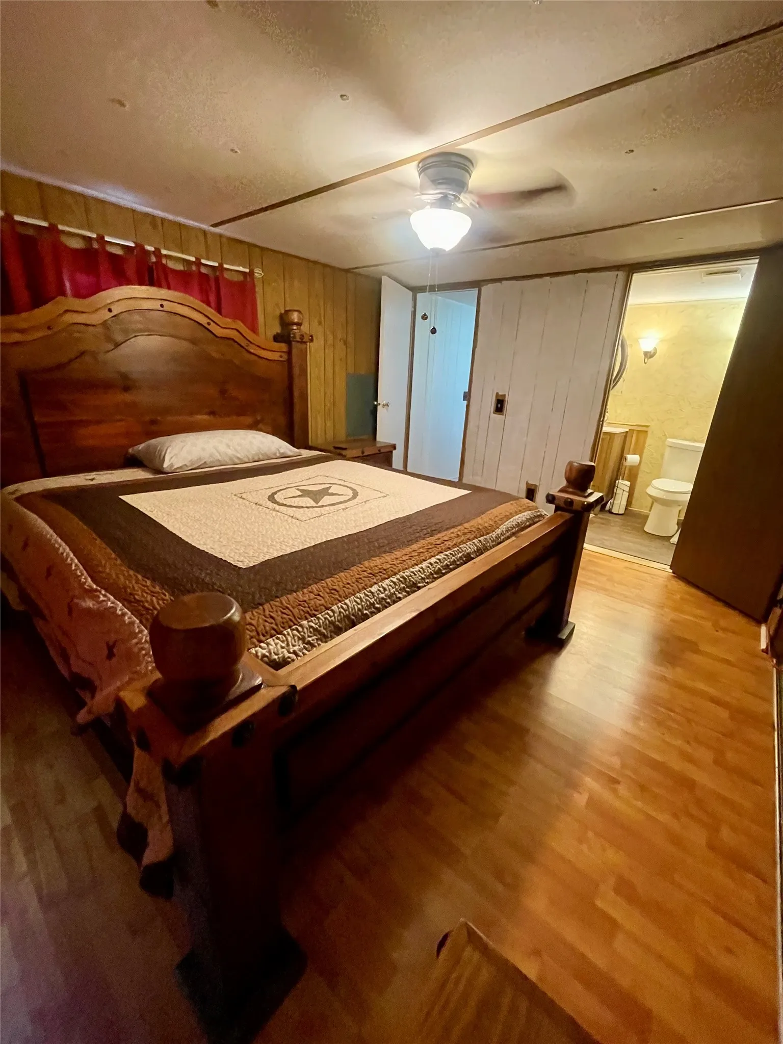 Manufactured Home For Sale in Palo Pinto County , 2334 Sanbar Road 46, Possum Kingdom Lake, Texas 76449, 3 Bedroom, 2 Bathroom, Garage spaces, 980 Sqft, built in 1983, mls#21295637, Real Estate Agent in Possum Kingdom Lake, Homes For Sale in Palo Pinto county, Homes For Sale in Possum Kingdom Lake, Realtor in Possum Kingdom Lake Texas, Real Estate Brokerage Independent Realty Texas, Luminita Cordes Realtor