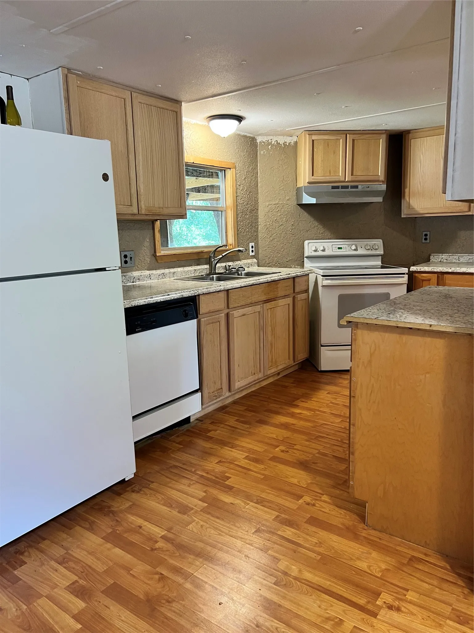 Manufactured Home For Sale in Palo Pinto County , 2334 Sanbar Road 46, Possum Kingdom Lake, Texas 76449, 3 Bedroom, 2 Bathroom, Garage spaces, 980 Sqft, built in 1983, mls#21295637, Real Estate Agent in Possum Kingdom Lake, Homes For Sale in Palo Pinto county, Homes For Sale in Possum Kingdom Lake, Realtor in Possum Kingdom Lake Texas, Real Estate Brokerage Independent Realty Texas, Luminita Cordes Realtor