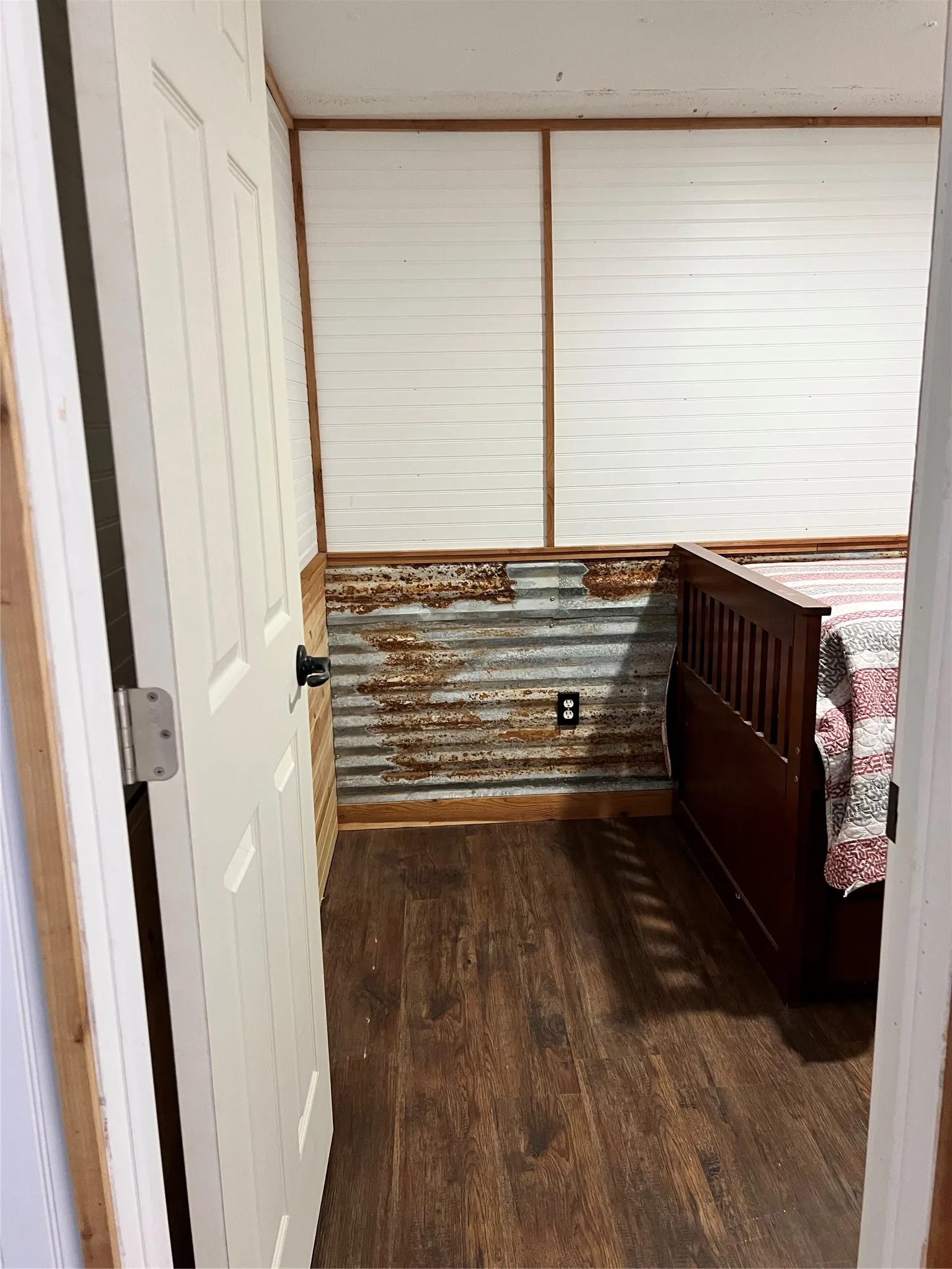 Manufactured Home For Sale in Palo Pinto County , 2334 Sanbar Road 46, Possum Kingdom Lake, Texas 76449, 3 Bedroom, 2 Bathroom, Garage spaces, 980 Sqft, built in 1983, mls#21295637, Real Estate Agent in Possum Kingdom Lake, Homes For Sale in Palo Pinto county, Homes For Sale in Possum Kingdom Lake, Realtor in Possum Kingdom Lake Texas, Real Estate Brokerage Independent Realty Texas, Luminita Cordes Realtor