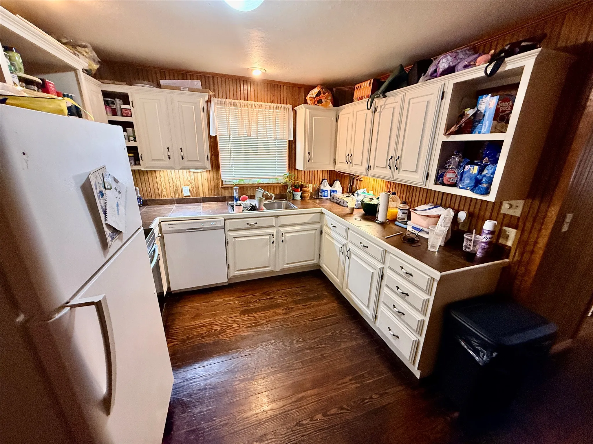 Apartment For Sale in Young County , 922 Plum Street, Graham, Texas 76450, 3 Bedroom, 2 Bathroom, 1 Garage spaces, 1,099 Sqft, built in 1950, mls#21295818, Real Estate Agent in Graham, Homes For Sale in Young county, Homes For Sale in Graham, Realtor in Graham Texas, Real Estate Brokerage Independent Realty Texas, Luminita Cordes Realtor