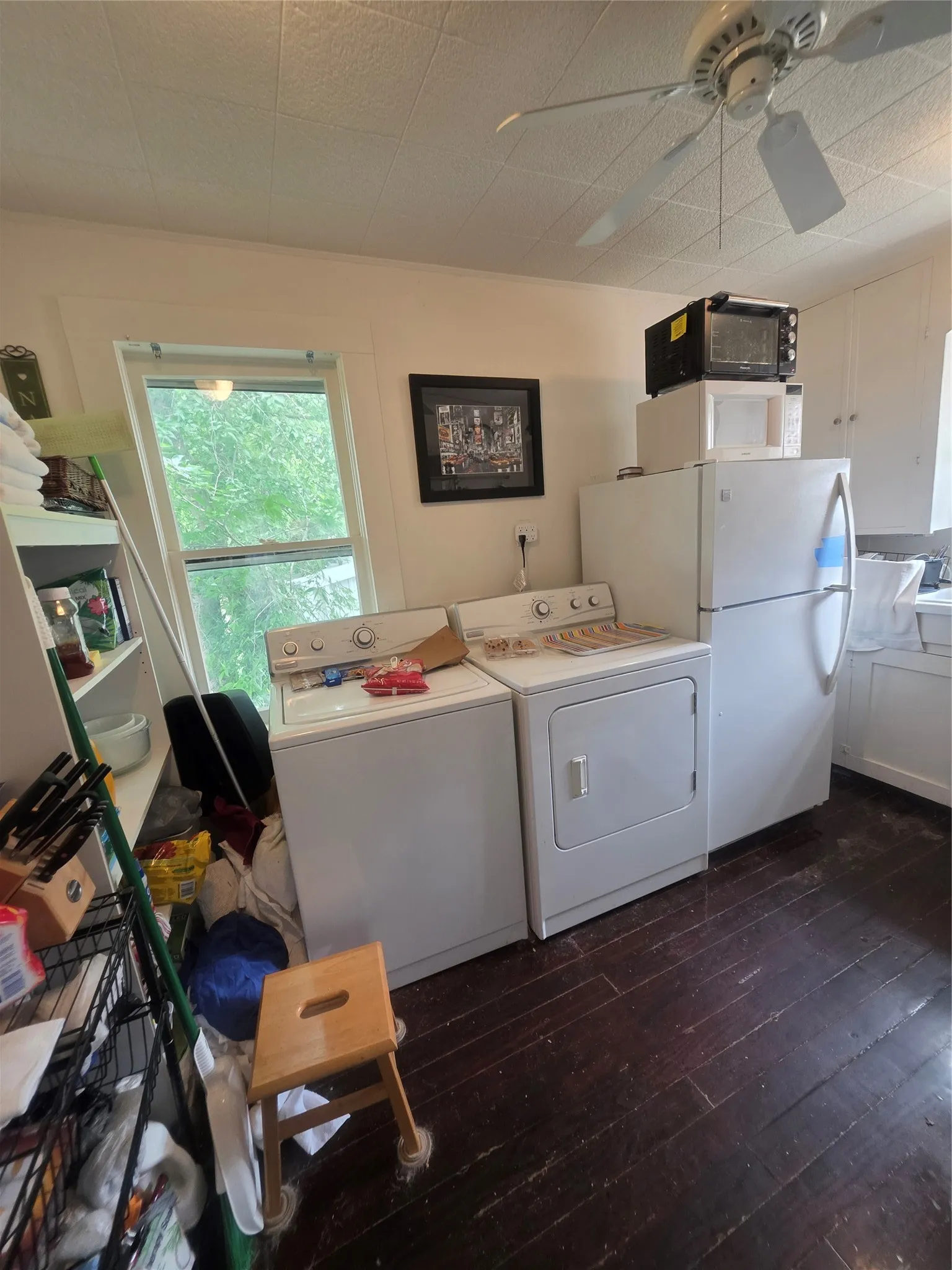 Garage Apartment Laundry/Kitchen area