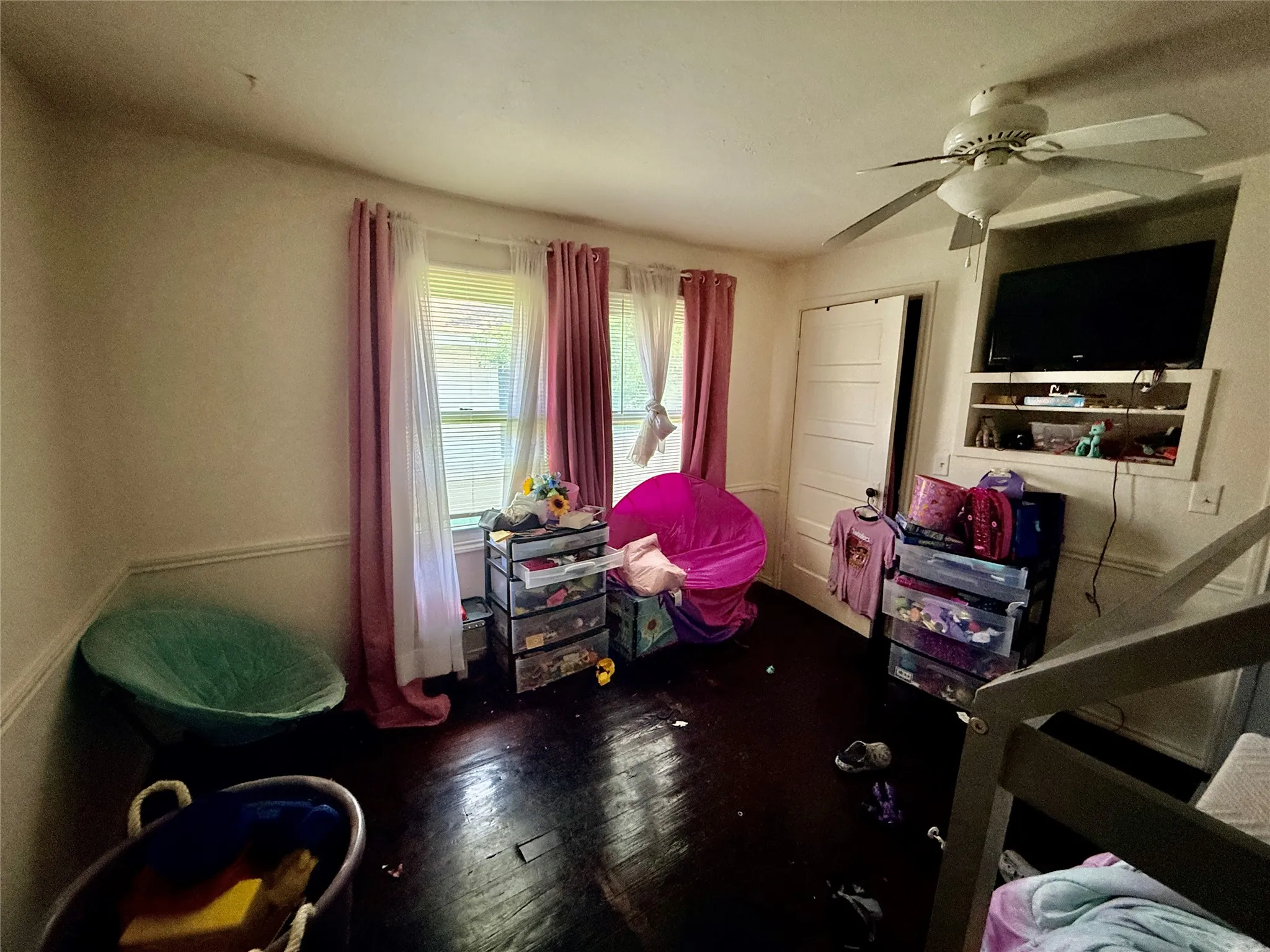 Apartment For Sale in Young County , 922 Plum Street, Graham, Texas 76450, 3 Bedroom, 2 Bathroom, 1 Garage spaces, 1,099 Sqft, built in 1950, mls#21295818, Real Estate Agent in Graham, Homes For Sale in Young county, Homes For Sale in Graham, Realtor in Graham Texas, Real Estate Brokerage Independent Realty Texas, Luminita Cordes Realtor