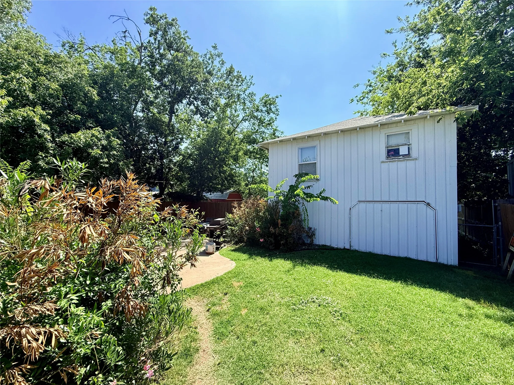 Garage Apartment, Front view