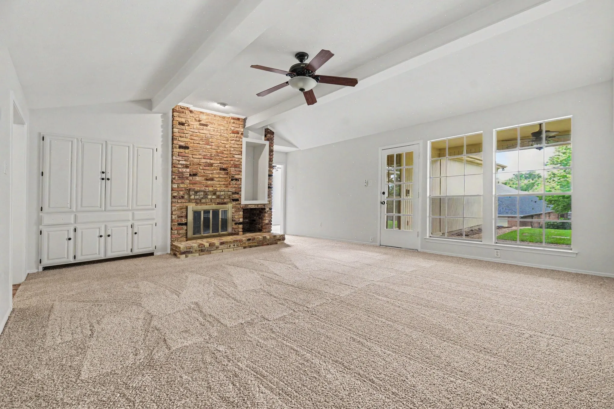Single Family Residence For Sale in Dallas County , 3413 Hightrail Lane, Garland, Texas 75043, 4 Bedroom, 2 Bathroom, 2 Garage spaces, 2,090 Sqft, built in 1976, mls#21295436, Real Estate Agent in Garland, Homes For Sale in Dallas county, Homes For Sale in Garland, Realtor in Garland Texas, Real Estate Brokerage Independent Realty Texas, Luminita Cordes Realtor