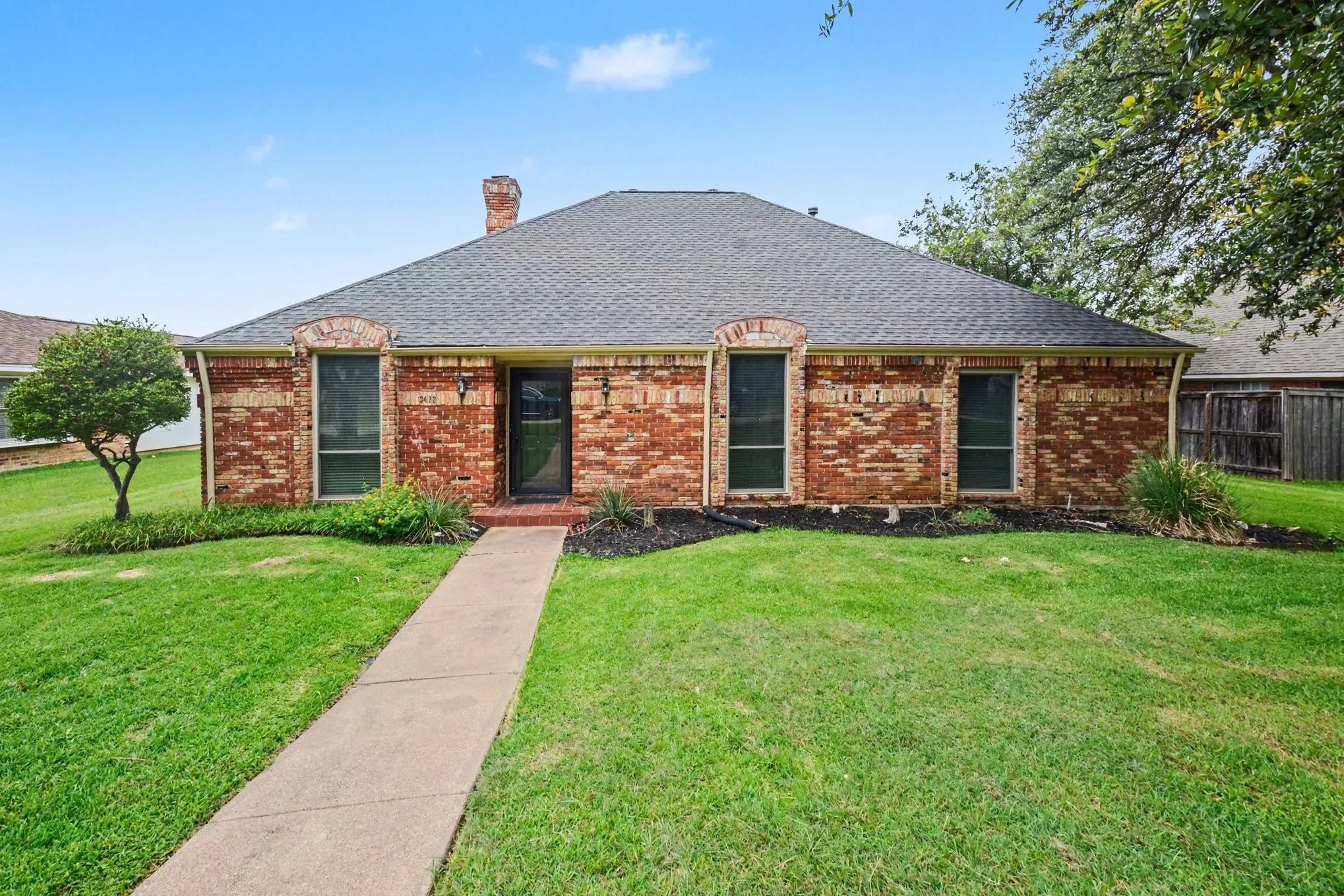 Single Family Residence For Sale in Dallas County , 3413 Hightrail Lane, Garland, Texas 75043, 4 Bedroom, 2 Bathroom, 2 Garage spaces, 2,090 Sqft, built in 1976, mls#21295436, Real Estate Agent in Garland, Homes For Sale in Dallas county, Homes For Sale in Garland, Realtor in Garland Texas, Real Estate Brokerage Independent Realty Texas, Luminita Cordes Realtor