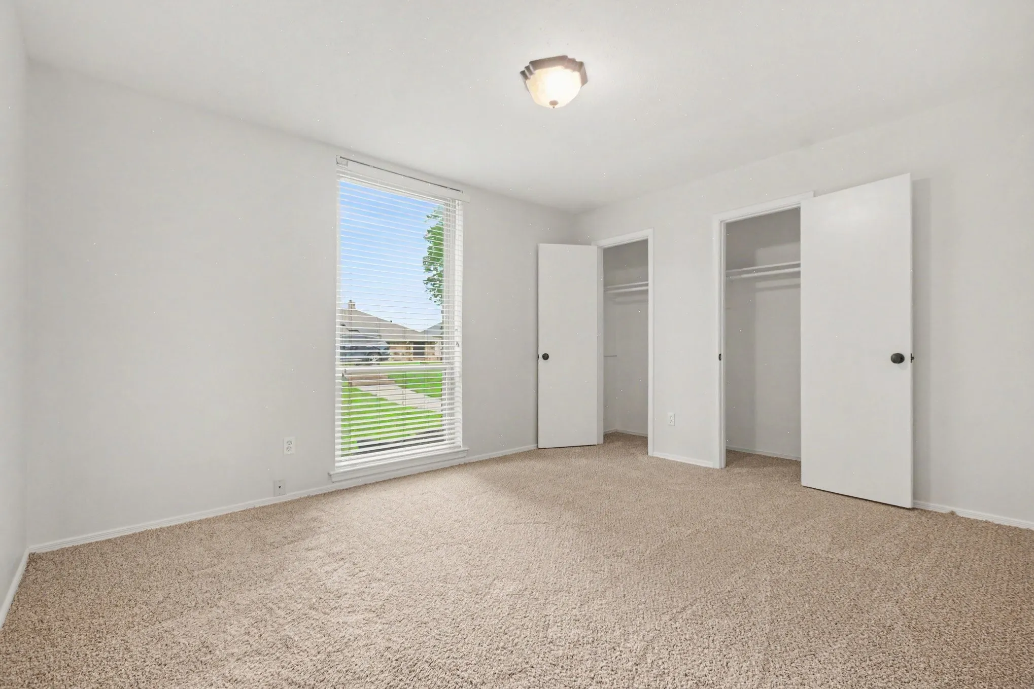 Single Family Residence For Sale in Dallas County , 3413 Hightrail Lane, Garland, Texas 75043, 4 Bedroom, 2 Bathroom, 2 Garage spaces, 2,090 Sqft, built in 1976, mls#21295436, Real Estate Agent in Garland, Homes For Sale in Dallas county, Homes For Sale in Garland, Realtor in Garland Texas, Real Estate Brokerage Independent Realty Texas, Luminita Cordes Realtor