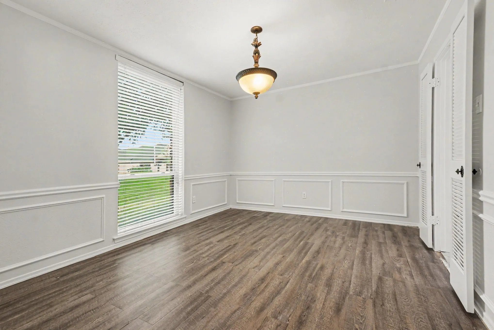 Single Family Residence For Sale in Dallas County , 3413 Hightrail Lane, Garland, Texas 75043, 4 Bedroom, 2 Bathroom, 2 Garage spaces, 2,090 Sqft, built in 1976, mls#21295436, Real Estate Agent in Garland, Homes For Sale in Dallas county, Homes For Sale in Garland, Realtor in Garland Texas, Real Estate Brokerage Independent Realty Texas, Luminita Cordes Realtor