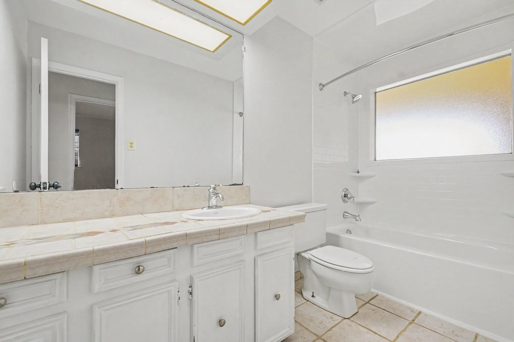 Single Family Residence For Sale in Dallas County , 3413 Hightrail Lane, Garland, Texas 75043, 4 Bedroom, 2 Bathroom, 2 Garage spaces, 2,090 Sqft, built in 1976, mls#21295436, Real Estate Agent in Garland, Homes For Sale in Dallas county, Homes For Sale in Garland, Realtor in Garland Texas, Real Estate Brokerage Independent Realty Texas, Luminita Cordes Realtor