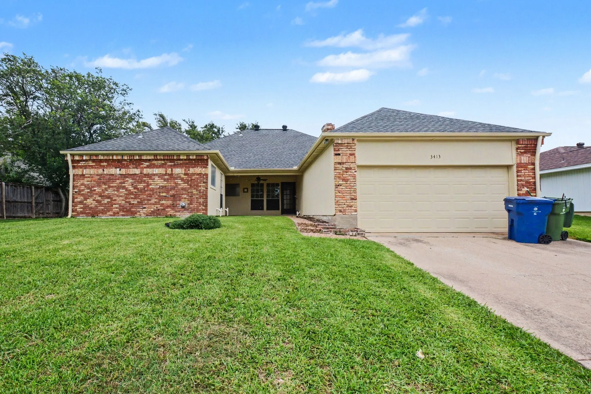 Single Family Residence For Sale in Dallas County , 3413 Hightrail Lane, Garland, Texas 75043, 4 Bedroom, 2 Bathroom, 2 Garage spaces, 2,090 Sqft, built in 1976, mls#21295436, Real Estate Agent in Garland, Homes For Sale in Dallas county, Homes For Sale in Garland, Realtor in Garland Texas, Real Estate Brokerage Independent Realty Texas, Luminita Cordes Realtor