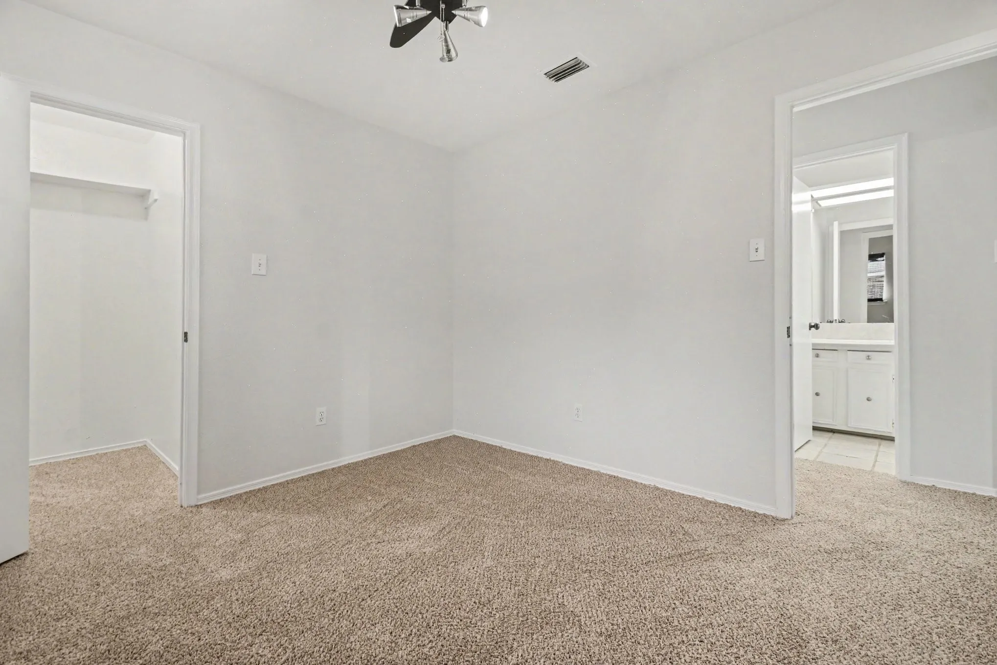 Single Family Residence For Sale in Dallas County , 3413 Hightrail Lane, Garland, Texas 75043, 4 Bedroom, 2 Bathroom, 2 Garage spaces, 2,090 Sqft, built in 1976, mls#21295436, Real Estate Agent in Garland, Homes For Sale in Dallas county, Homes For Sale in Garland, Realtor in Garland Texas, Real Estate Brokerage Independent Realty Texas, Luminita Cordes Realtor