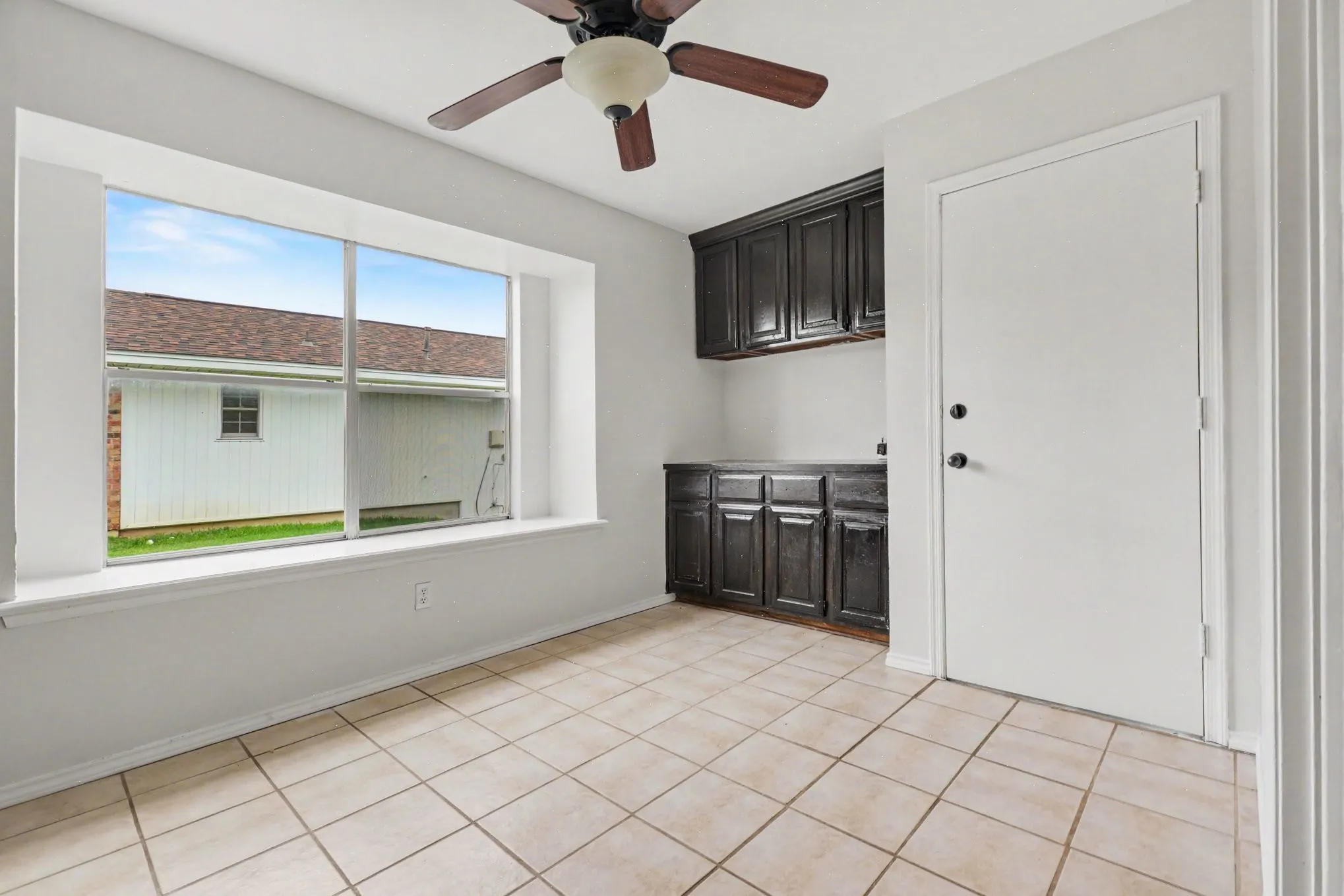 Single Family Residence For Sale in Dallas County , 3413 Hightrail Lane, Garland, Texas 75043, 4 Bedroom, 2 Bathroom, 2 Garage spaces, 2,090 Sqft, built in 1976, mls#21295436, Real Estate Agent in Garland, Homes For Sale in Dallas county, Homes For Sale in Garland, Realtor in Garland Texas, Real Estate Brokerage Independent Realty Texas, Luminita Cordes Realtor