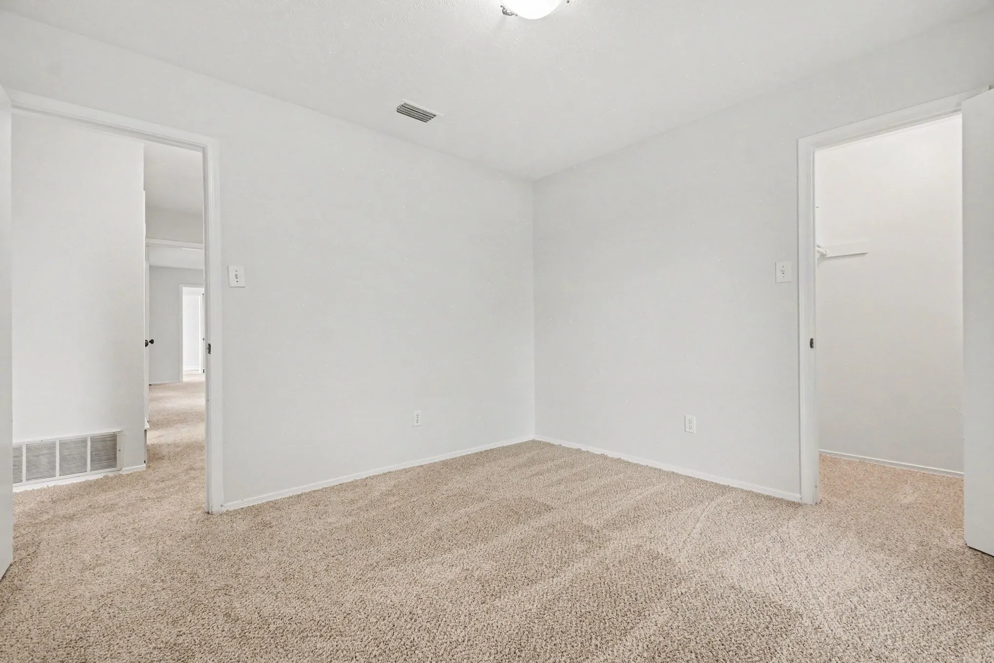 Single Family Residence For Sale in Dallas County , 3413 Hightrail Lane, Garland, Texas 75043, 4 Bedroom, 2 Bathroom, 2 Garage spaces, 2,090 Sqft, built in 1976, mls#21295436, Real Estate Agent in Garland, Homes For Sale in Dallas county, Homes For Sale in Garland, Realtor in Garland Texas, Real Estate Brokerage Independent Realty Texas, Luminita Cordes Realtor