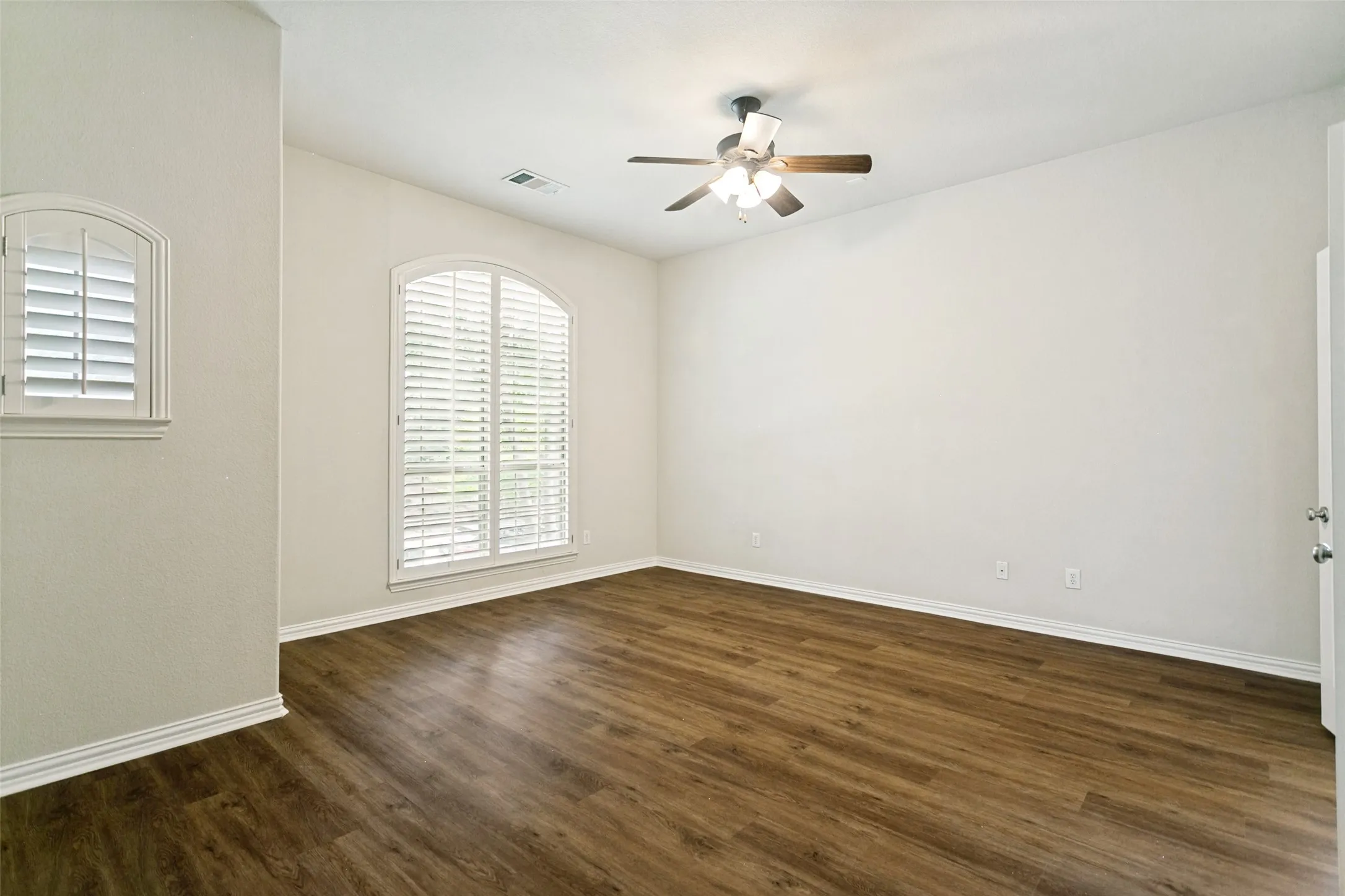 Single Family Residence For Rent in Collin County , 1148 Amy Drive, Allen, Texas 75013, 4 Bedrooms, 4 Bathrooms, 2 Garage spaces, 3,272 Sqft, built in 2006, Price $3,600, mls#21291638, Real Estate Agent in Allen, Homes For Rent in Collin county, Homes For Rent in Allen, Realtor in Allen Texas, Real Estate Brokerage Independent Realty Texas, Luminita Cordes Realtor