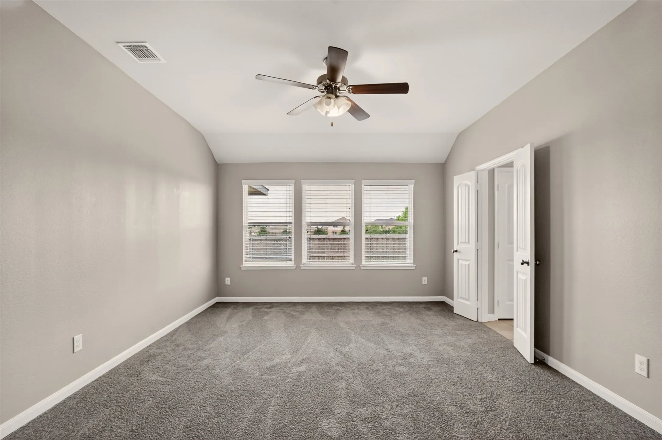 Single Family Residence For Rent in Kaufman County , 9105 Switchgrass Lane, Forney, Texas 75126, 3 Bedroom, 2 Bathroom, 2 Garage spaces, 1,962 Sqft, built in 2018, mls#21282299, Real Estate Agent in Forney, Homes For Rent in Kaufman county, Homes For Rent in Forney, Realtor in Forney Texas, Real Estate Brokerage Independent Realty Texas, Luminita Cordes Realtor