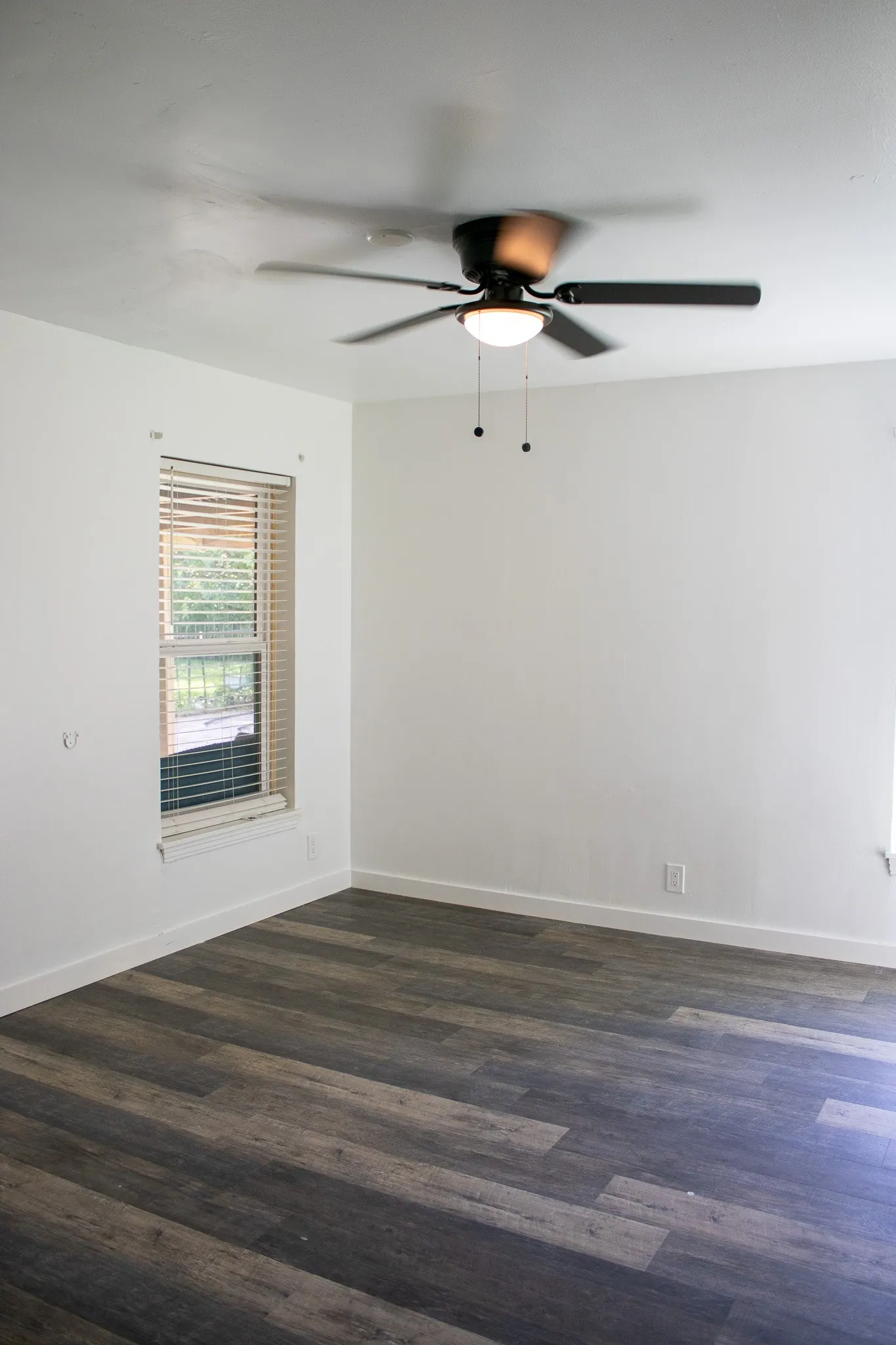 Single Family Residence For Sale in Tarrant County , 3825 W Spurgeon Street, Fort Worth, Texas 76133, 3 Bedroom, 2 Bathroom, Garage spaces, 1,086 Sqft, built in 1950, mls#21293059, Real Estate Agent in Fort Worth, Homes For Sale in Tarrant county, Homes For Sale in Fort Worth, Realtor in Fort Worth Texas, Real Estate Brokerage Independent Realty Texas, Luminita Cordes Realtor