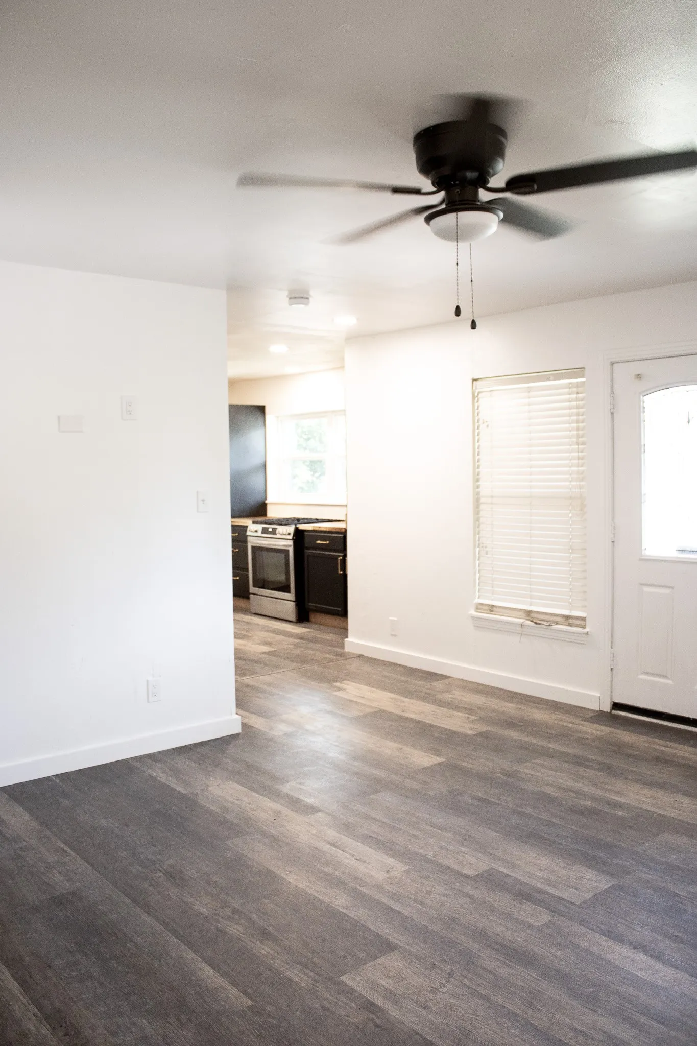 Single Family Residence For Sale in Tarrant County , 3825 W Spurgeon Street, Fort Worth, Texas 76133, 3 Bedroom, 2 Bathroom, Garage spaces, 1,086 Sqft, built in 1950, mls#21293059, Real Estate Agent in Fort Worth, Homes For Sale in Tarrant county, Homes For Sale in Fort Worth, Realtor in Fort Worth Texas, Real Estate Brokerage Independent Realty Texas, Luminita Cordes Realtor