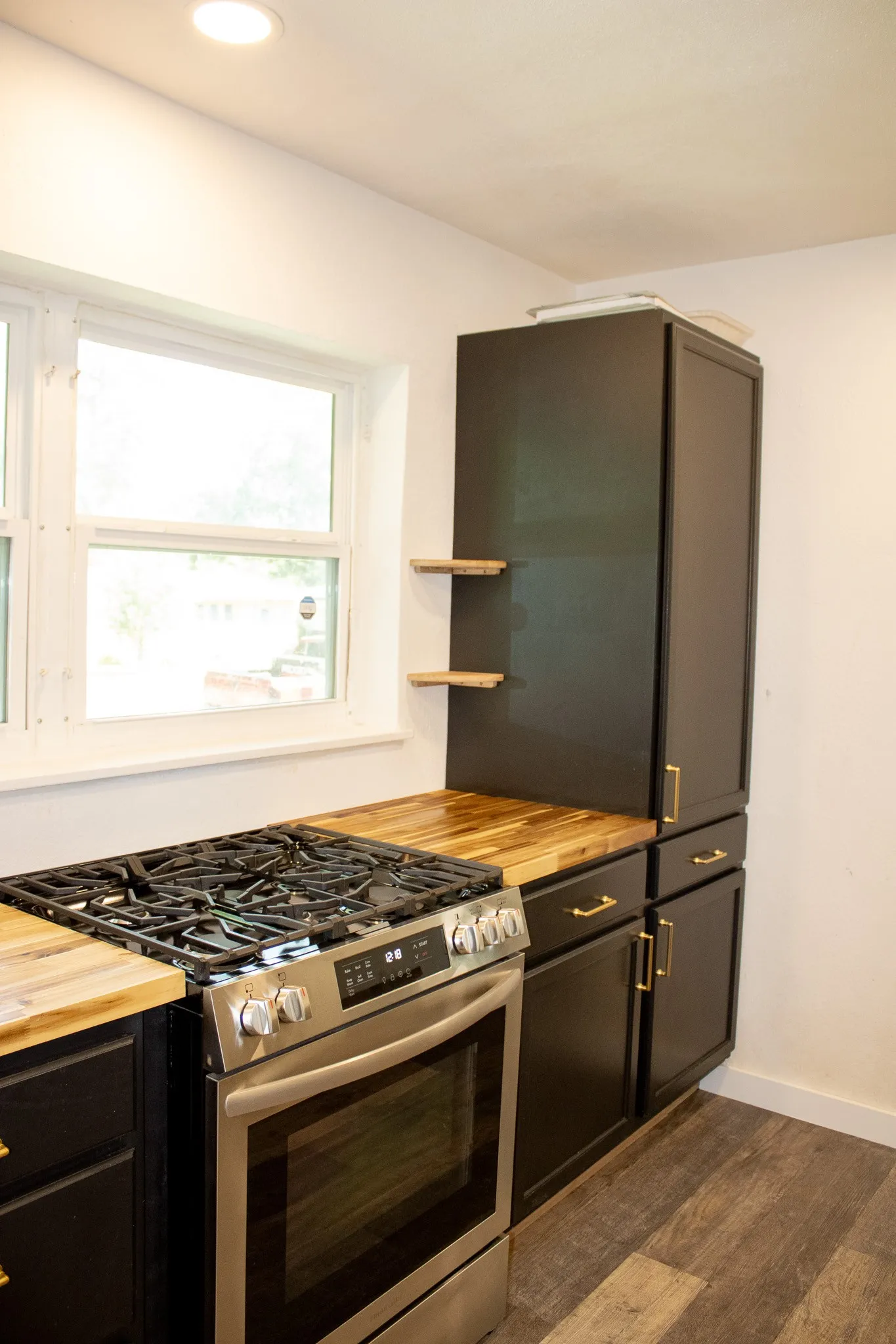 Single Family Residence For Sale in Tarrant County , 3825 W Spurgeon Street, Fort Worth, Texas 76133, 3 Bedroom, 2 Bathroom, Garage spaces, 1,086 Sqft, built in 1950, mls#21293059, Real Estate Agent in Fort Worth, Homes For Sale in Tarrant county, Homes For Sale in Fort Worth, Realtor in Fort Worth Texas, Real Estate Brokerage Independent Realty Texas, Luminita Cordes Realtor