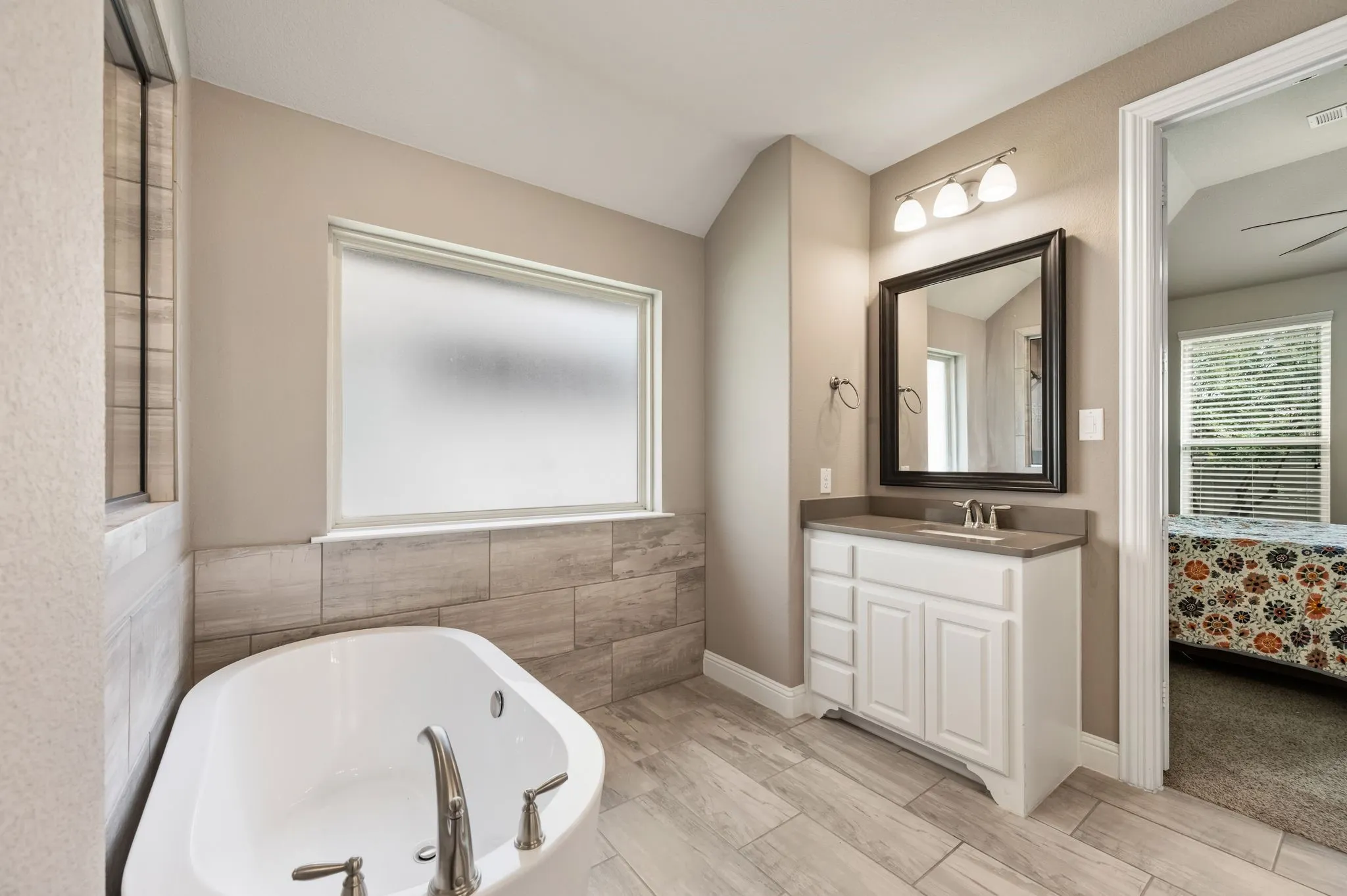 Single Family Residence For Sale in Denton County , 1505 14th Street, Argyle, Texas 76226, 4 Bedroom, 3 Bathroom, 3 Garage spaces, 2,809 Sqft, built in 2018, mls#21295830, Real Estate Agent in Argyle, Homes For Sale in Denton county, Homes For Sale in Argyle, Realtor in Argyle Texas, Real Estate Brokerage Independent Realty Texas, Luminita Cordes Realtor