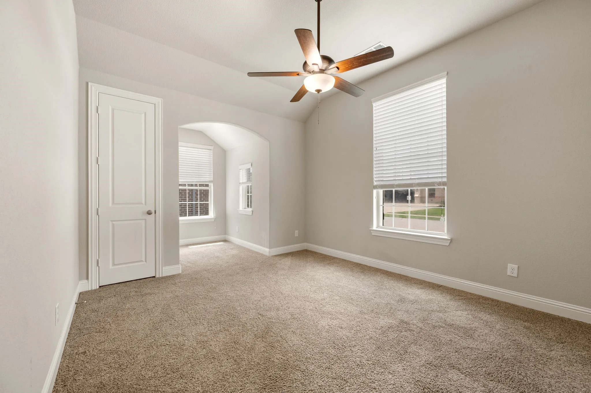 Single Family Residence For Sale in Denton County , 1505 14th Street, Argyle, Texas 76226, 4 Bedroom, 3 Bathroom, 3 Garage spaces, 2,809 Sqft, built in 2018, mls#21295830, Real Estate Agent in Argyle, Homes For Sale in Denton county, Homes For Sale in Argyle, Realtor in Argyle Texas, Real Estate Brokerage Independent Realty Texas, Luminita Cordes Realtor