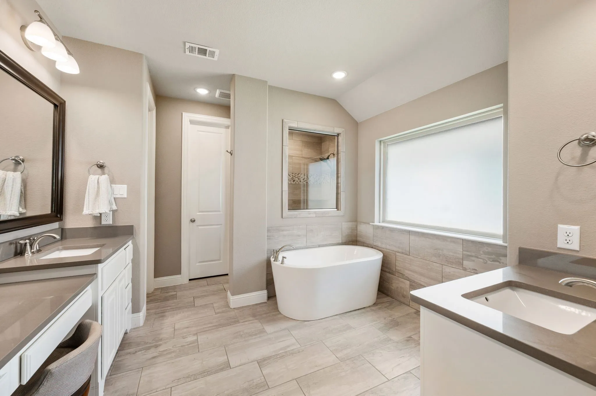 Single Family Residence For Sale in Denton County , 1505 14th Street, Argyle, Texas 76226, 4 Bedroom, 3 Bathroom, 3 Garage spaces, 2,809 Sqft, built in 2018, mls#21295830, Real Estate Agent in Argyle, Homes For Sale in Denton county, Homes For Sale in Argyle, Realtor in Argyle Texas, Real Estate Brokerage Independent Realty Texas, Luminita Cordes Realtor