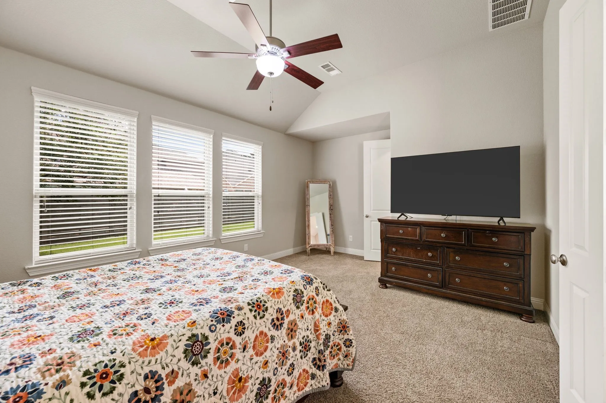 Single Family Residence For Sale in Denton County , 1505 14th Street, Argyle, Texas 76226, 4 Bedroom, 3 Bathroom, 3 Garage spaces, 2,809 Sqft, built in 2018, mls#21295830, Real Estate Agent in Argyle, Homes For Sale in Denton county, Homes For Sale in Argyle, Realtor in Argyle Texas, Real Estate Brokerage Independent Realty Texas, Luminita Cordes Realtor