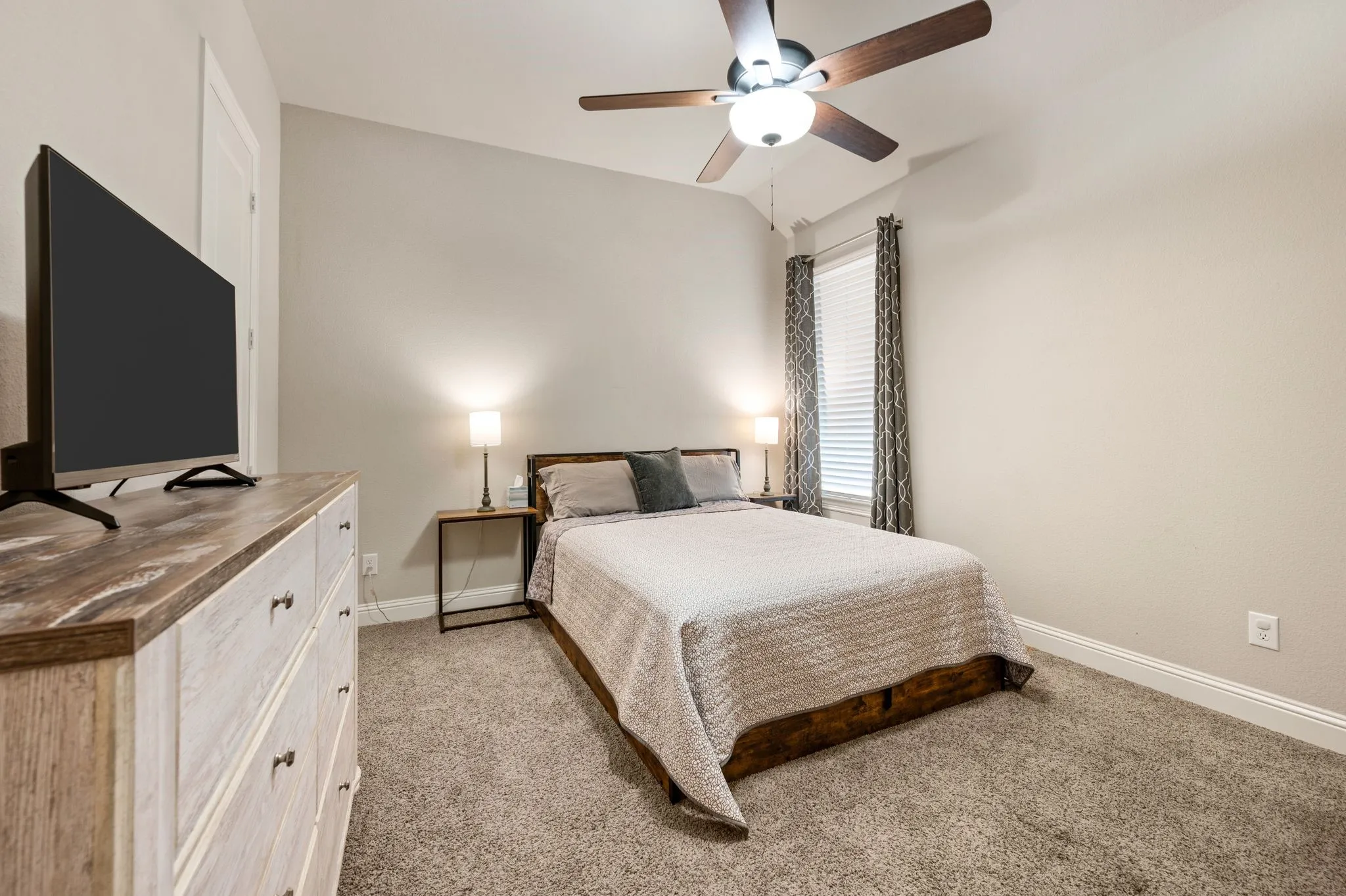 Single Family Residence For Sale in Denton County , 1505 14th Street, Argyle, Texas 76226, 4 Bedroom, 3 Bathroom, 3 Garage spaces, 2,809 Sqft, built in 2018, mls#21295830, Real Estate Agent in Argyle, Homes For Sale in Denton county, Homes For Sale in Argyle, Realtor in Argyle Texas, Real Estate Brokerage Independent Realty Texas, Luminita Cordes Realtor