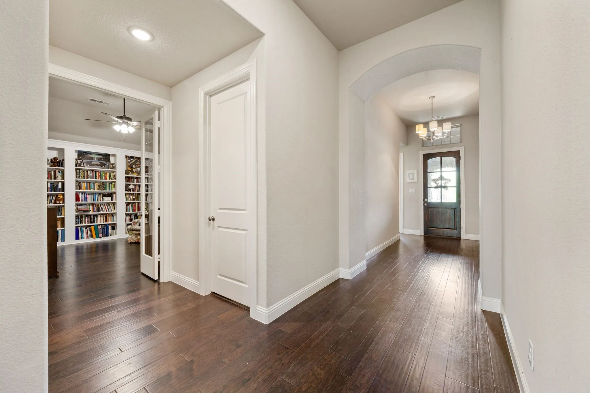 Single Family Residence For Sale in Denton County , 1505 14th Street, Argyle, Texas 76226, 4 Bedroom, 3 Bathroom, 3 Garage spaces, 2,809 Sqft, built in 2018, mls#21295830, Real Estate Agent in Argyle, Homes For Sale in Denton county, Homes For Sale in Argyle, Realtor in Argyle Texas, Real Estate Brokerage Independent Realty Texas, Luminita Cordes Realtor