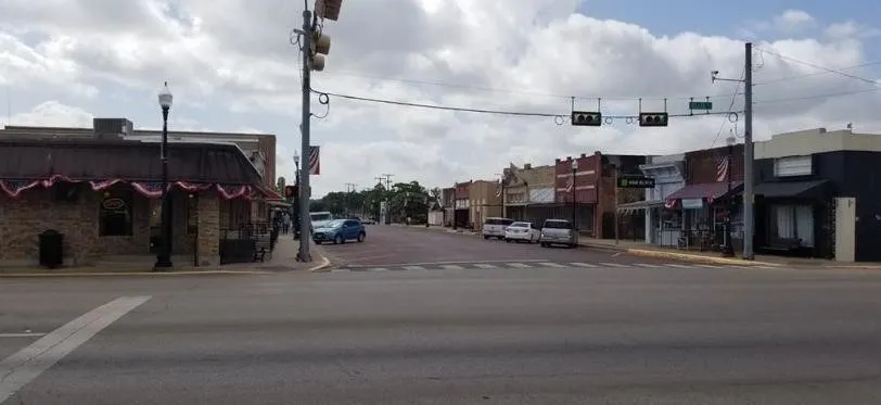 Office For Sale in Limestone County , 102 N Ellis, Groesbeck, Texas 76642, 0, 0, Garage spaces, 0 Sqft, built in 1986, mls#21295867, Real Estate Agent in Groesbeck, Homes For Sale in Limestone county, Homes For Sale in Groesbeck, Realtor in Groesbeck Texas, Real Estate Brokerage Independent Realty Texas, Luminita Cordes Realtor