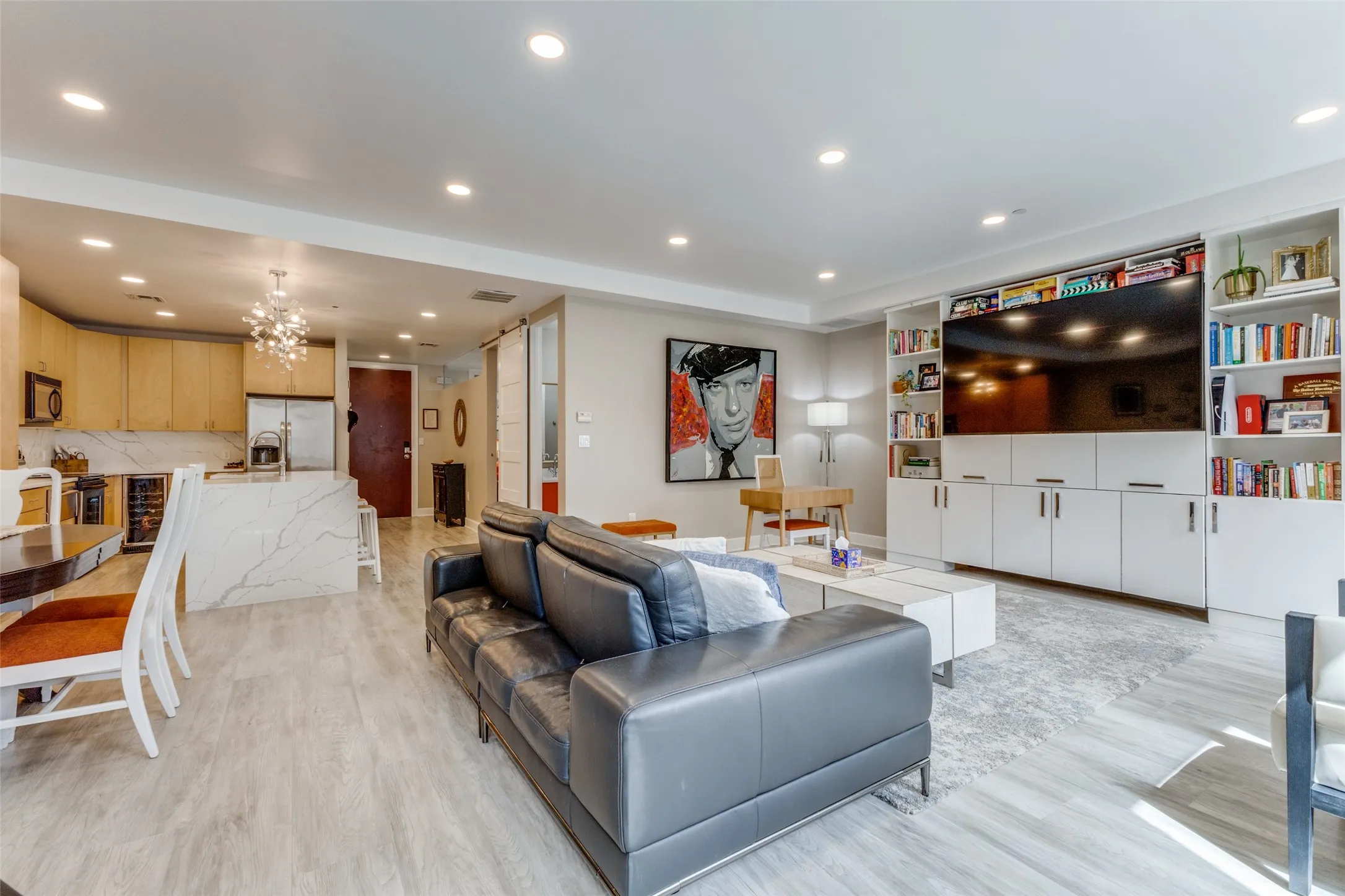 Condominium For Rent in Dallas County , 1505 Elm Street 1101, Dallas, Texas 75201, 1 Bedroom, 2 Bathroom, 1 Garage spaces, 1,217 Sqft, built in 1957, mls#21292401, Real Estate Agent in Dallas, Homes For Rent in Dallas county, Homes For Rent in Dallas, Realtor in Dallas Texas, Real Estate Brokerage Independent Realty Texas, Luminita Cordes Realtor