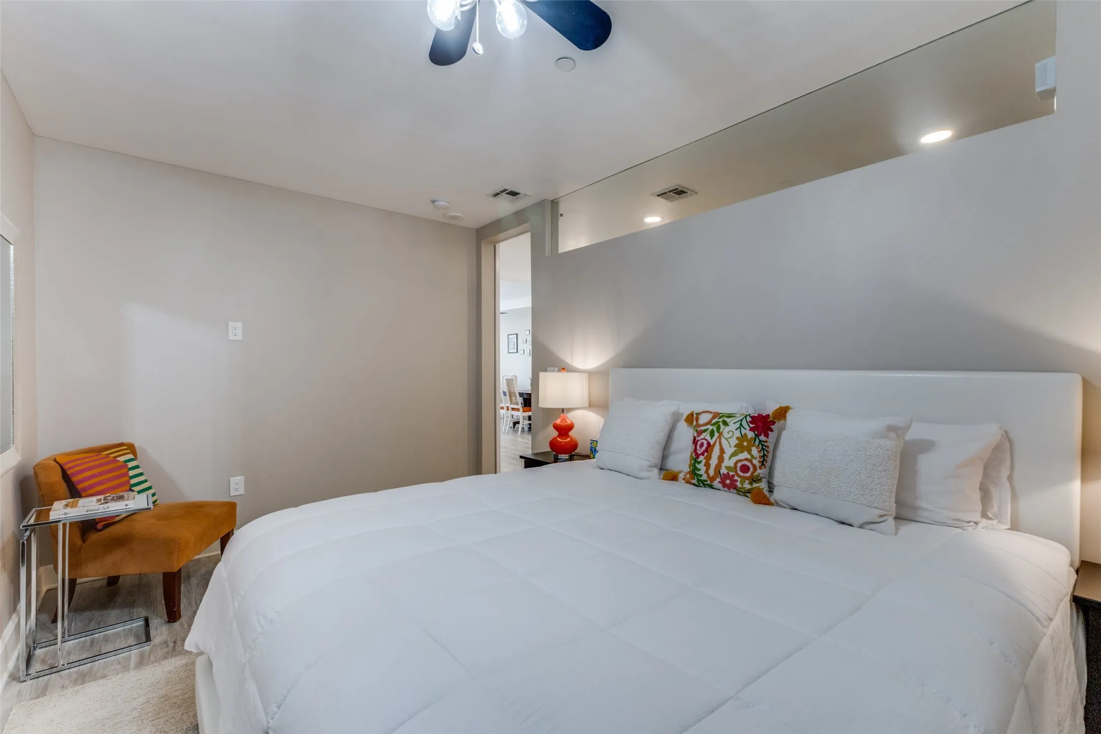 Condominium For Rent in Dallas County , 1505 Elm Street 1101, Dallas, Texas 75201, 1 Bedroom, 2 Bathroom, 1 Garage spaces, 1,217 Sqft, built in 1957, mls#21292401, Real Estate Agent in Dallas, Homes For Rent in Dallas county, Homes For Rent in Dallas, Realtor in Dallas Texas, Real Estate Brokerage Independent Realty Texas, Luminita Cordes Realtor