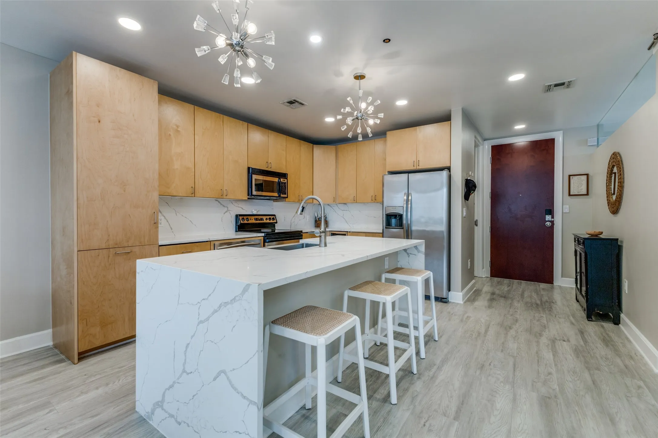 Condominium For Rent in Dallas County , 1505 Elm Street 1101, Dallas, Texas 75201, 1 Bedroom, 2 Bathroom, 1 Garage spaces, 1,217 Sqft, built in 1957, mls#21292401, Real Estate Agent in Dallas, Homes For Rent in Dallas county, Homes For Rent in Dallas, Realtor in Dallas Texas, Real Estate Brokerage Independent Realty Texas, Luminita Cordes Realtor