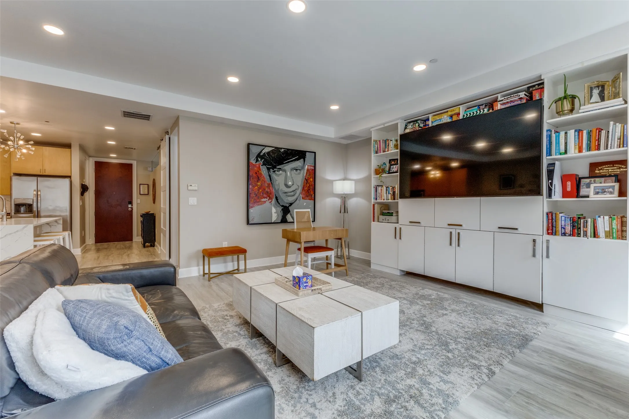 Condominium For Rent in Dallas County , 1505 Elm Street 1101, Dallas, Texas 75201, 1 Bedroom, 2 Bathroom, 1 Garage spaces, 1,217 Sqft, built in 1957, mls#21292401, Real Estate Agent in Dallas, Homes For Rent in Dallas county, Homes For Rent in Dallas, Realtor in Dallas Texas, Real Estate Brokerage Independent Realty Texas, Luminita Cordes Realtor