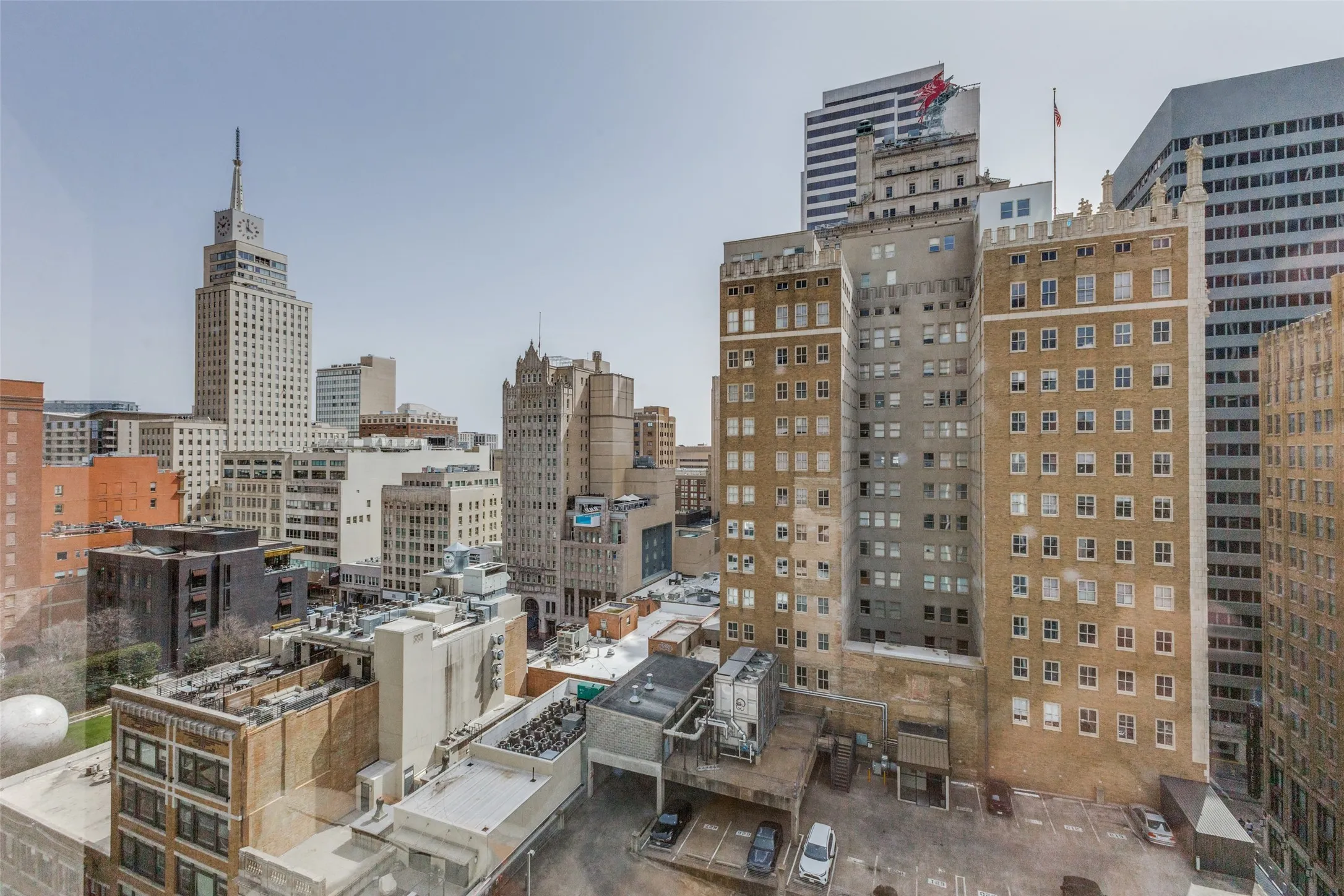 Condominium For Rent in Dallas County , 1505 Elm Street 1101, Dallas, Texas 75201, 1 Bedroom, 2 Bathroom, 1 Garage spaces, 1,217 Sqft, built in 1957, mls#21292401, Real Estate Agent in Dallas, Homes For Rent in Dallas county, Homes For Rent in Dallas, Realtor in Dallas Texas, Real Estate Brokerage Independent Realty Texas, Luminita Cordes Realtor