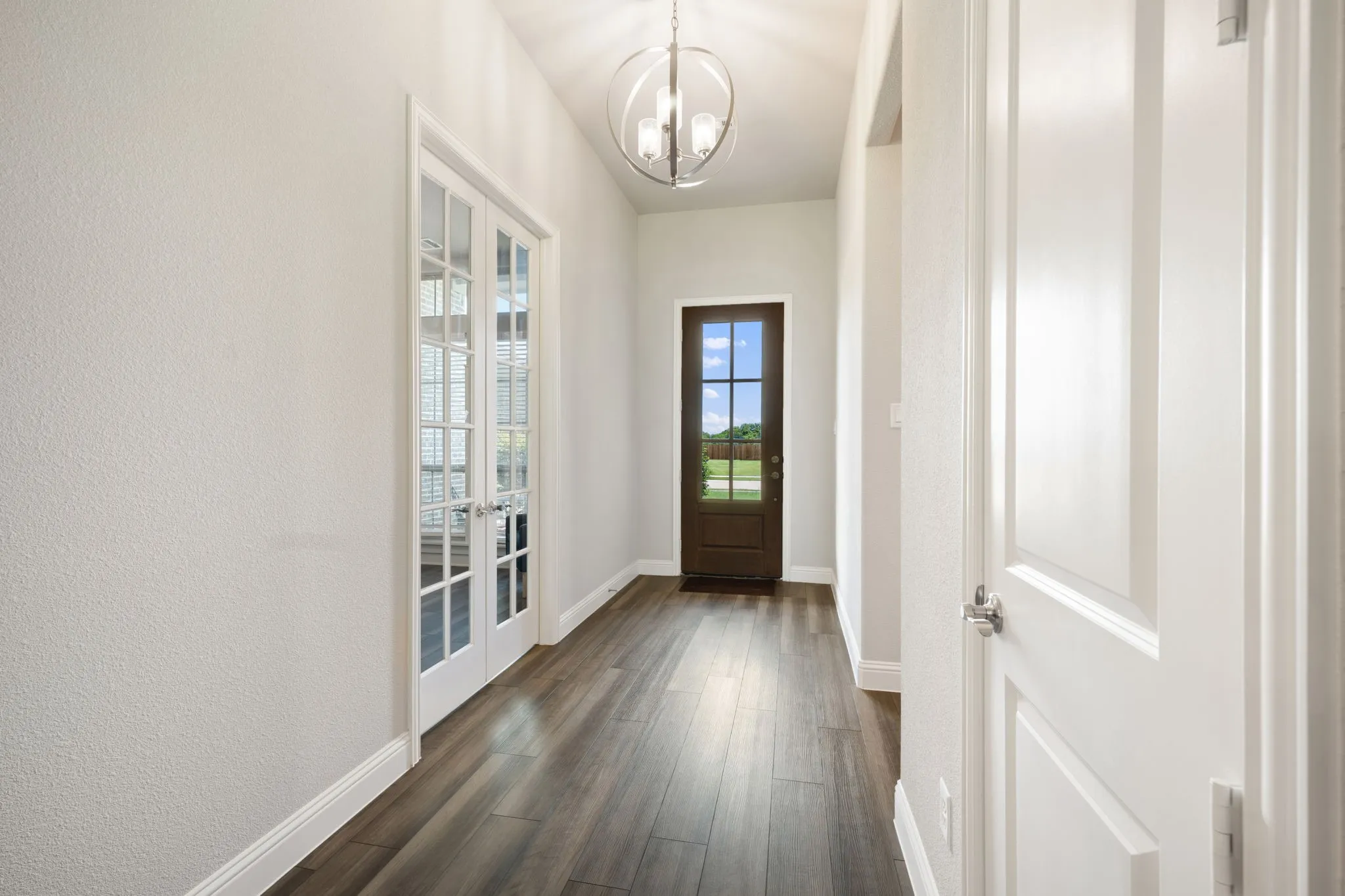 Single Family Residence For Sale in Ellis County , 583 Crystal Lake Lane, Red Oak, Texas 75154, 4 Bedrooms, 3 Bathrooms, 3 Garage spaces, 2,732 Sqft, built in 2023, Price $575,000, mls#21292530, Real Estate Agent in Red Oak, Homes For Sale in Ellis county, Homes For Sale in Red Oak, Realtor in Red Oak Texas, Real Estate Brokerage Independent Realty Texas, Luminita Cordes Realtor