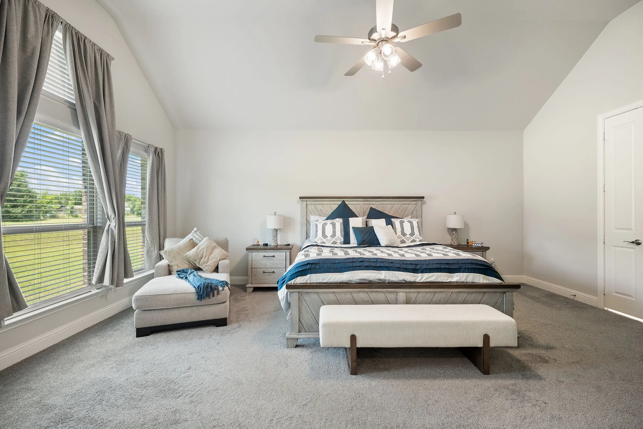 Single Family Residence For Sale in Ellis County , 583 Crystal Lake Lane, Red Oak, Texas 75154, 4 Bedrooms, 3 Bathrooms, 3 Garage spaces, 2,732 Sqft, built in 2023, Price $575,000, mls#21292530, Real Estate Agent in Red Oak, Homes For Sale in Ellis county, Homes For Sale in Red Oak, Realtor in Red Oak Texas, Real Estate Brokerage Independent Realty Texas, Luminita Cordes Realtor
