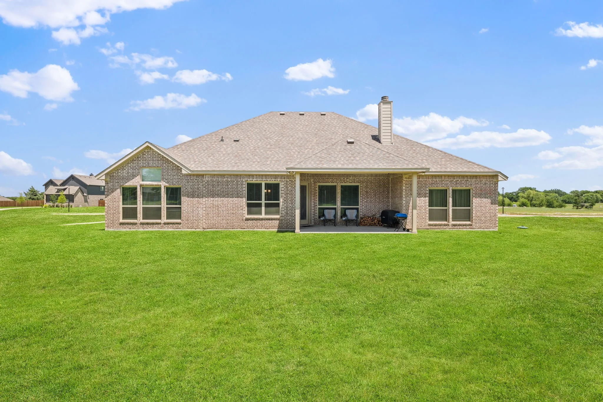 Single Family Residence For Sale in Ellis County , 583 Crystal Lake Lane, Red Oak, Texas 75154, 4 Bedrooms, 3 Bathrooms, 3 Garage spaces, 2,732 Sqft, built in 2023, Price $575,000, mls#21292530, Real Estate Agent in Red Oak, Homes For Sale in Ellis county, Homes For Sale in Red Oak, Realtor in Red Oak Texas, Real Estate Brokerage Independent Realty Texas, Luminita Cordes Realtor