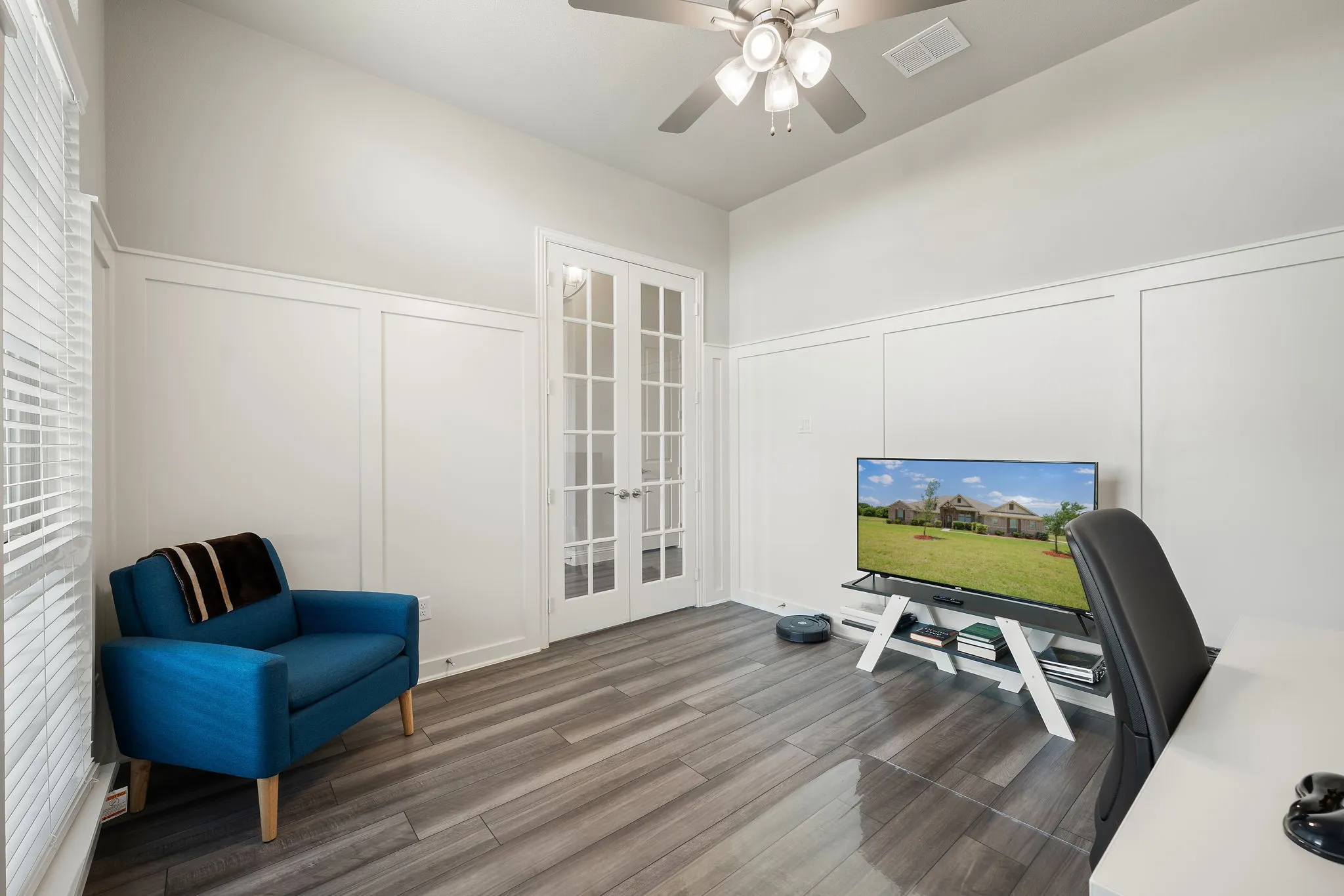 Single Family Residence For Sale in Ellis County , 583 Crystal Lake Lane, Red Oak, Texas 75154, 4 Bedrooms, 3 Bathrooms, 3 Garage spaces, 2,732 Sqft, built in 2023, Price $575,000, mls#21292530, Real Estate Agent in Red Oak, Homes For Sale in Ellis county, Homes For Sale in Red Oak, Realtor in Red Oak Texas, Real Estate Brokerage Independent Realty Texas, Luminita Cordes Realtor
